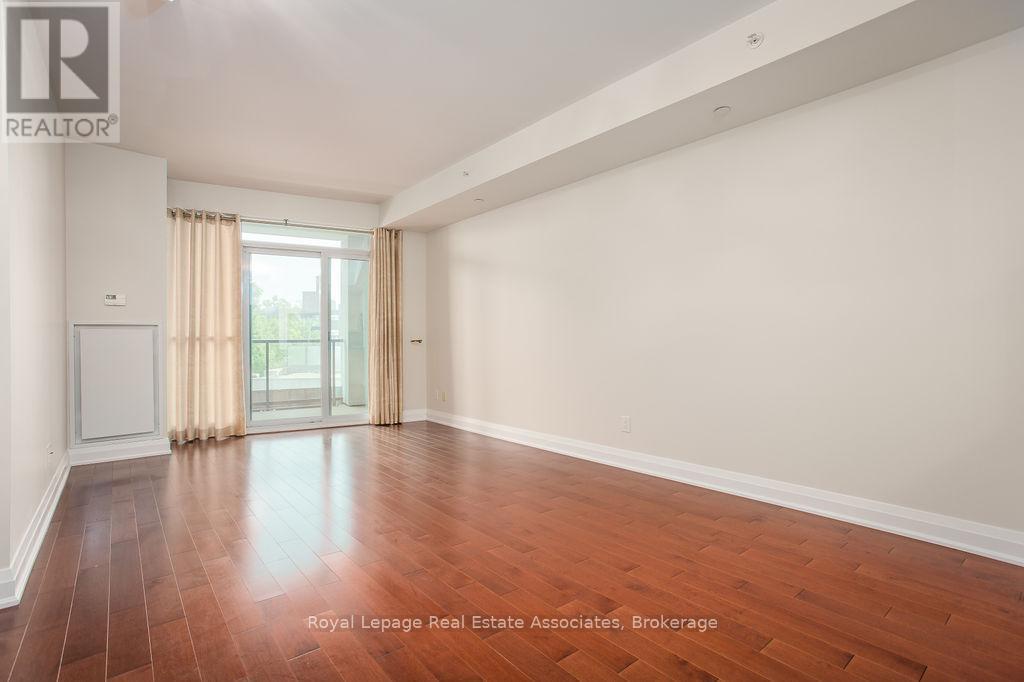 426 - 11 Bronte Road, Oakville, Ontario  L6L 0E1 - Photo 3 - W12395775