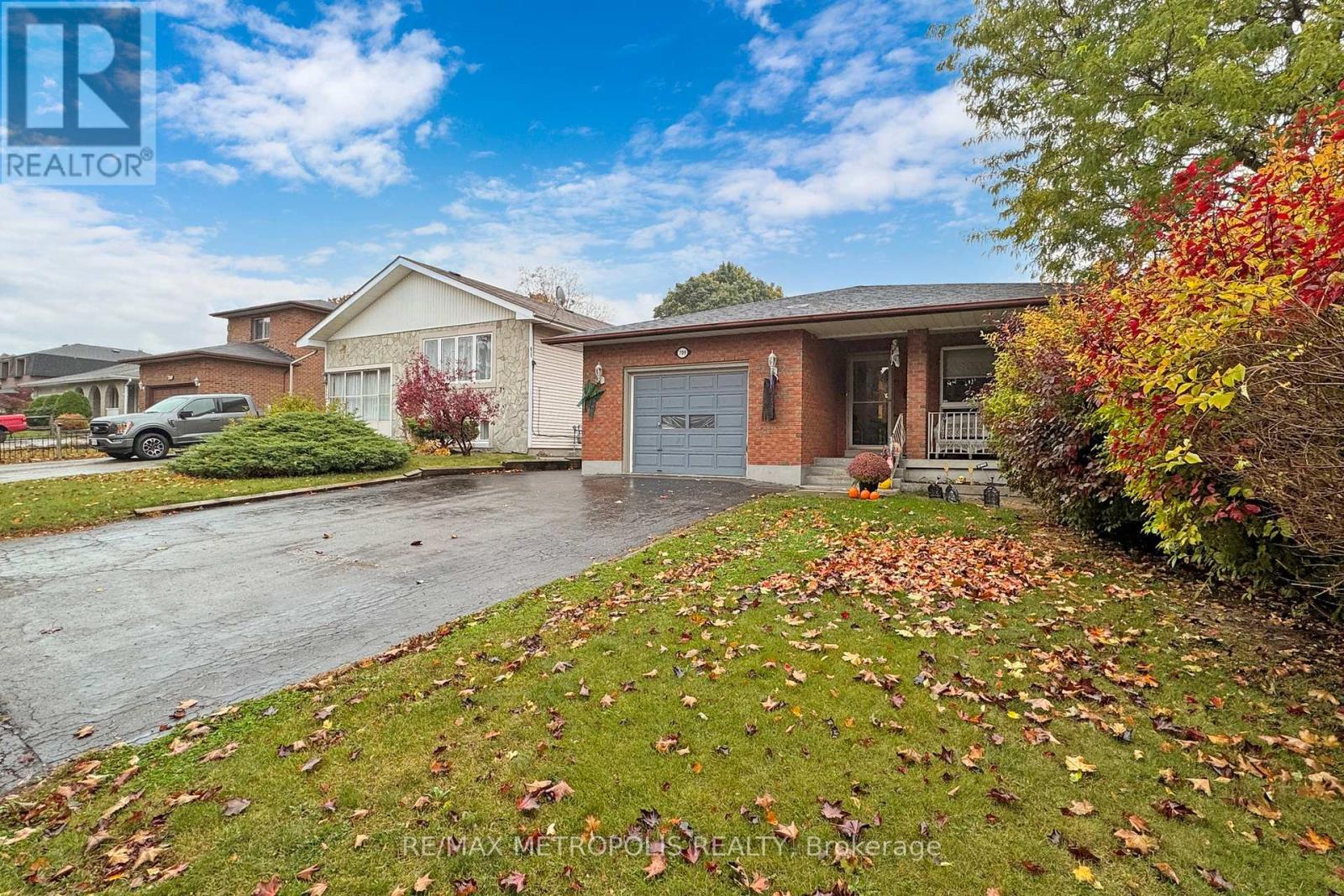 709 Keates Avenue, Oshawa, Ontario  L1H 7Y3 - Photo 2 - E12397155