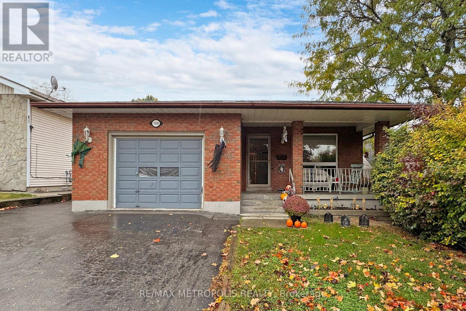 709 Keates Avenue, Oshawa, Ontario  L1H 7Y3 - Photo 3 - E12397155