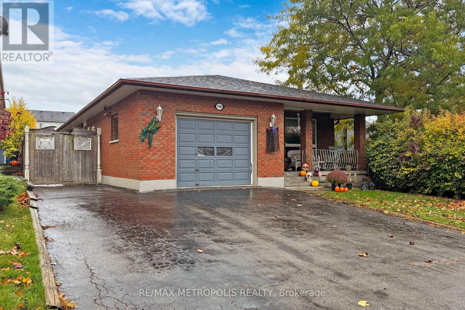 709 Keates Avenue, Oshawa, Ontario  L1H 7Y3 - Photo 4 - E12397155