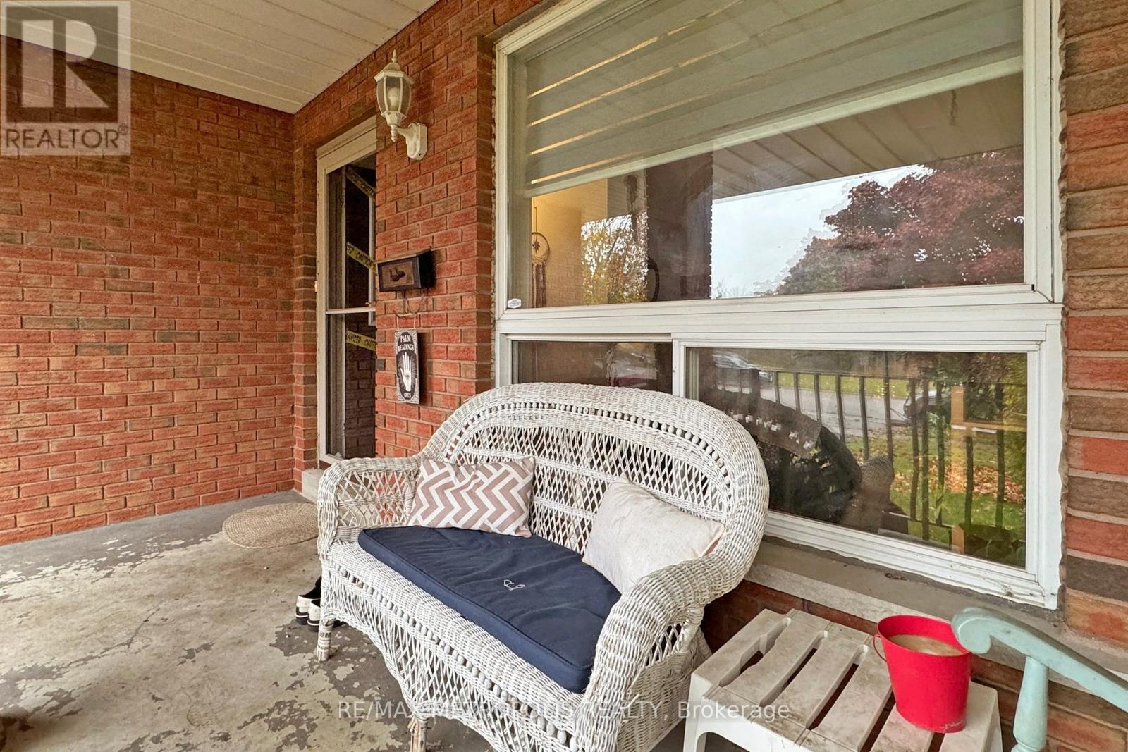 709 Keates Avenue, Oshawa, Ontario  L1H 7Y3 - Photo 6 - E12397155