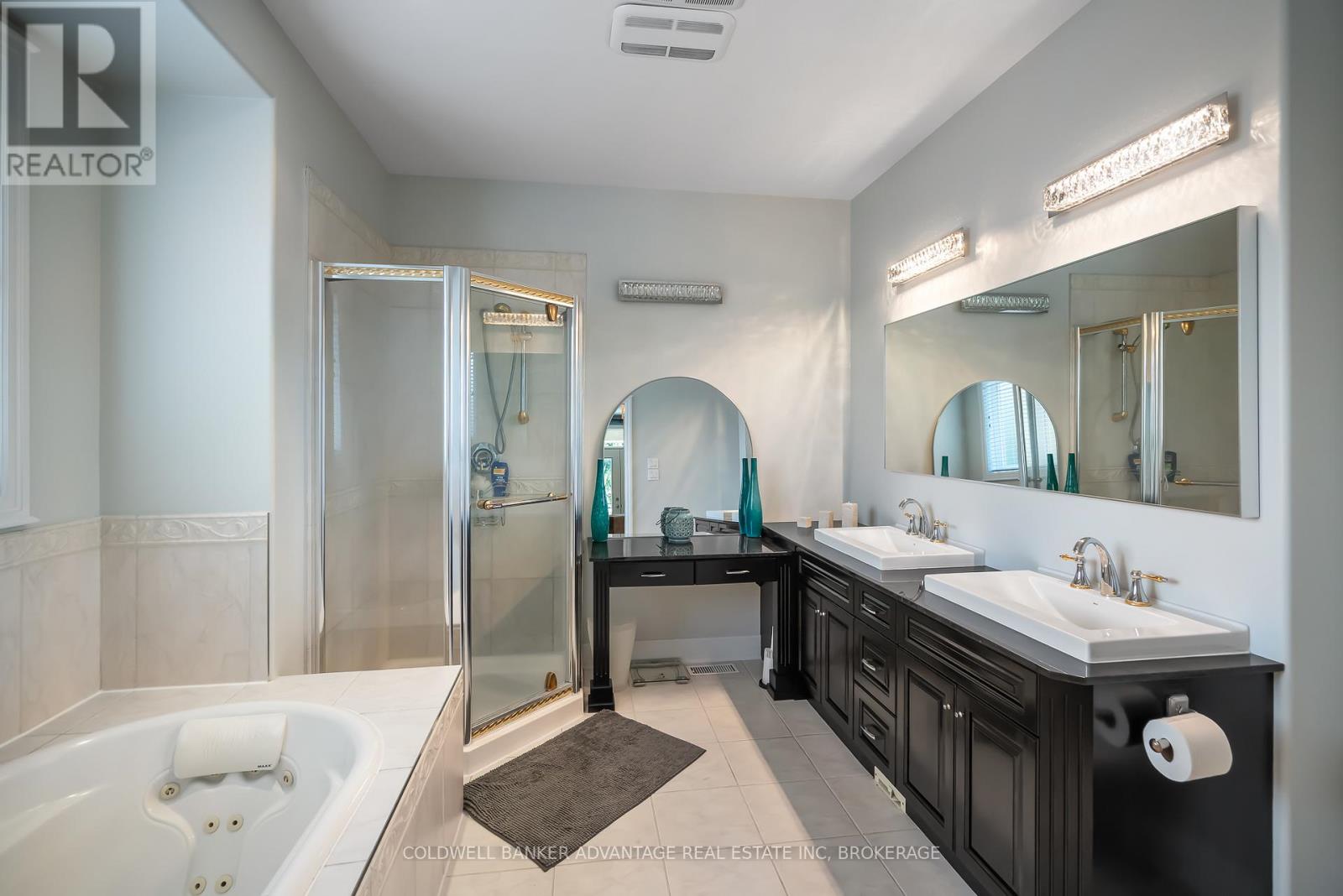 152 Redwood Court, Welland (N. Welland), Ontario  L3C 7C4 - Photo 17 - X12397331