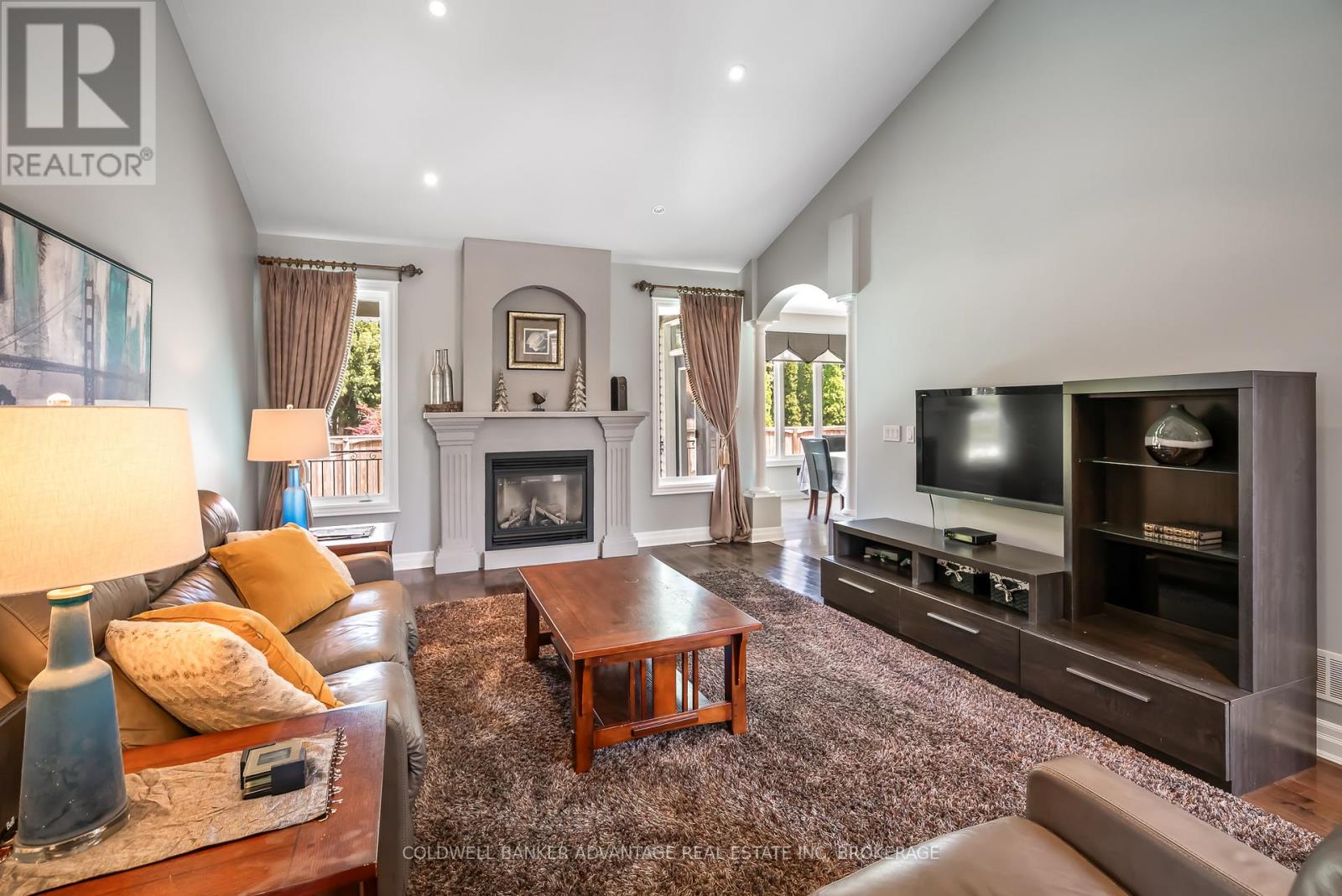 152 Redwood Court, Welland (N. Welland), Ontario  L3C 7C4 - Photo 6 - X12397331