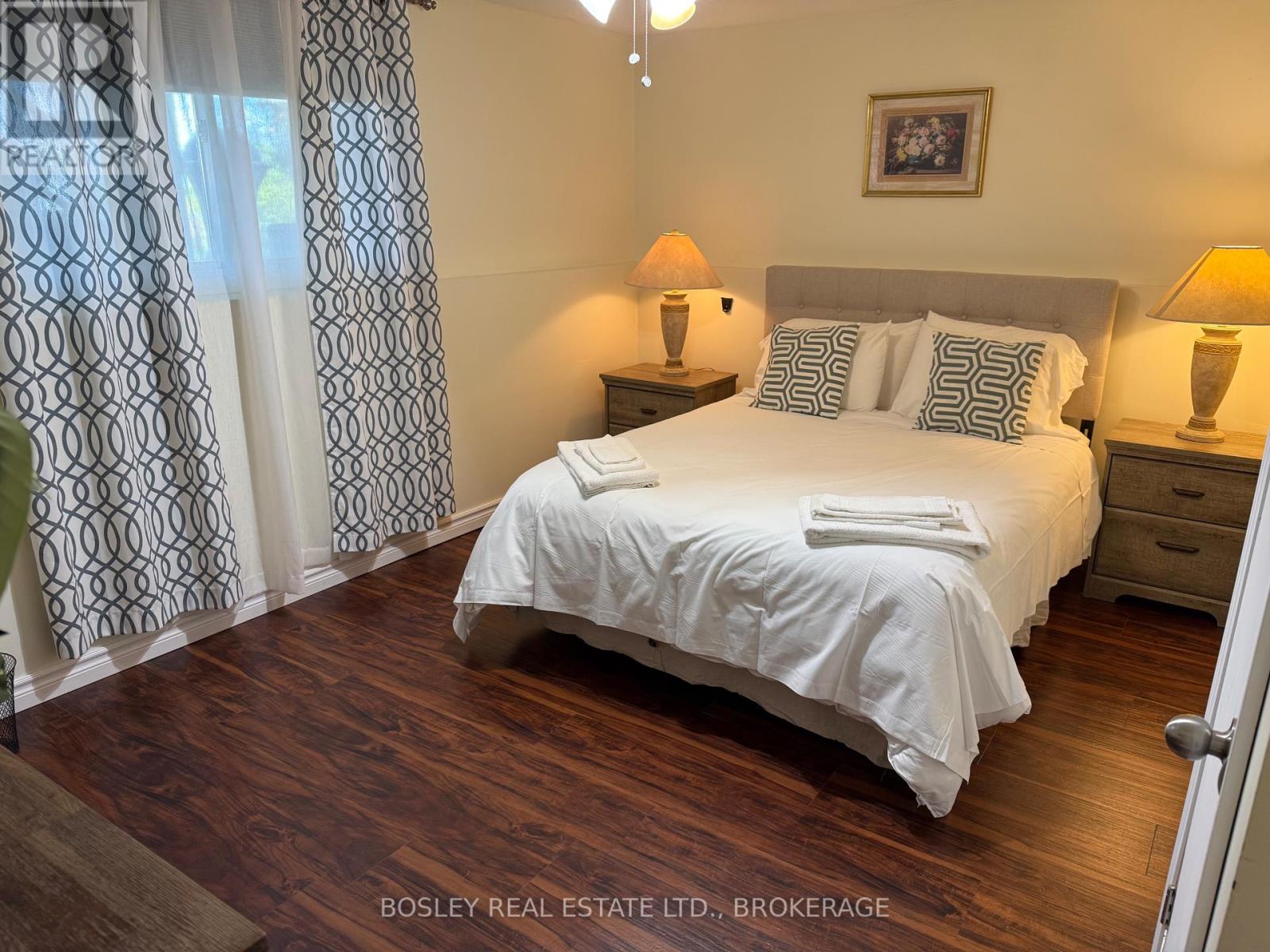 972 Line 3 Road, Niagara-On-The-Lake, Ontario  L0S 1J0 - Photo 10 - X12397399
