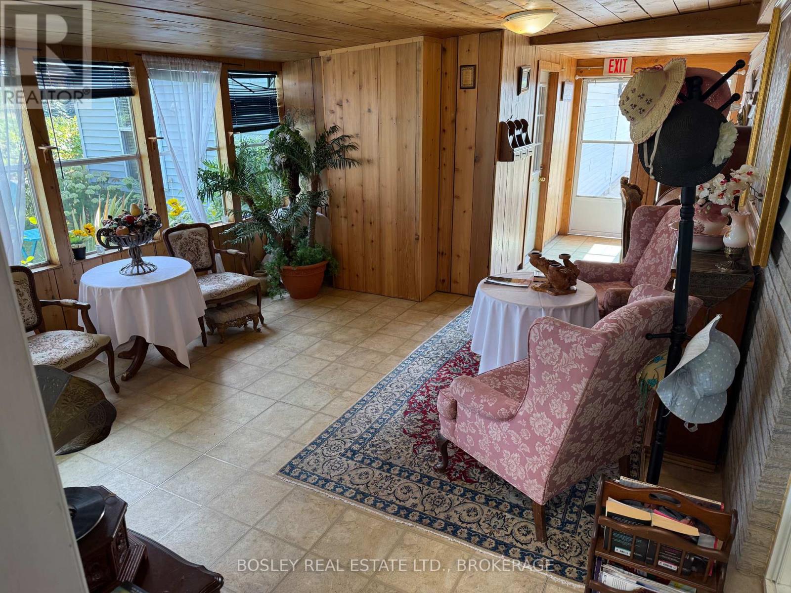 972 Line 3 Road, Niagara-On-The-Lake, Ontario  L0S 1J0 - Photo 13 - X12397399