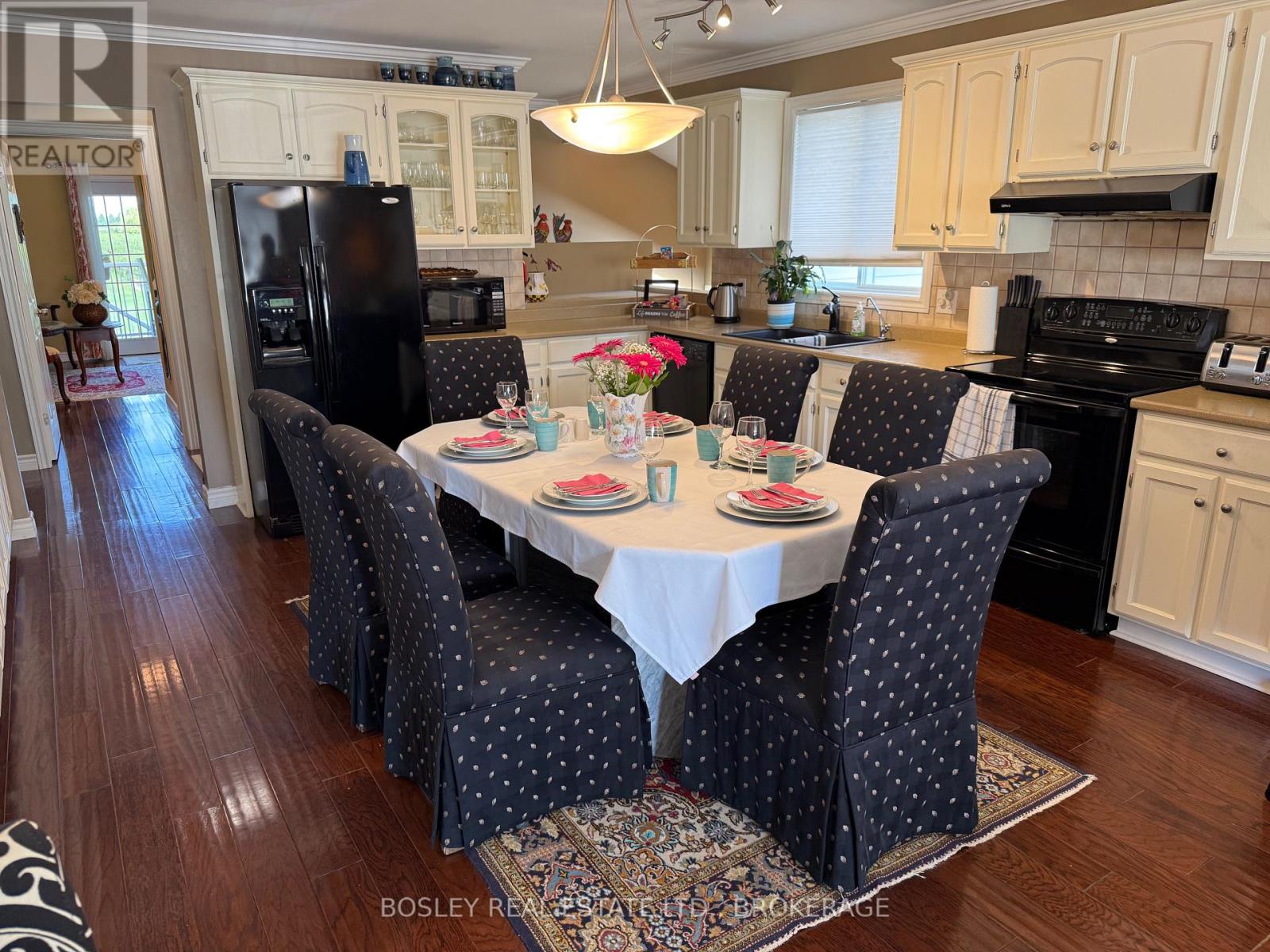 972 Line 3 Road, Niagara-On-The-Lake, Ontario  L0S 1J0 - Photo 3 - X12397399