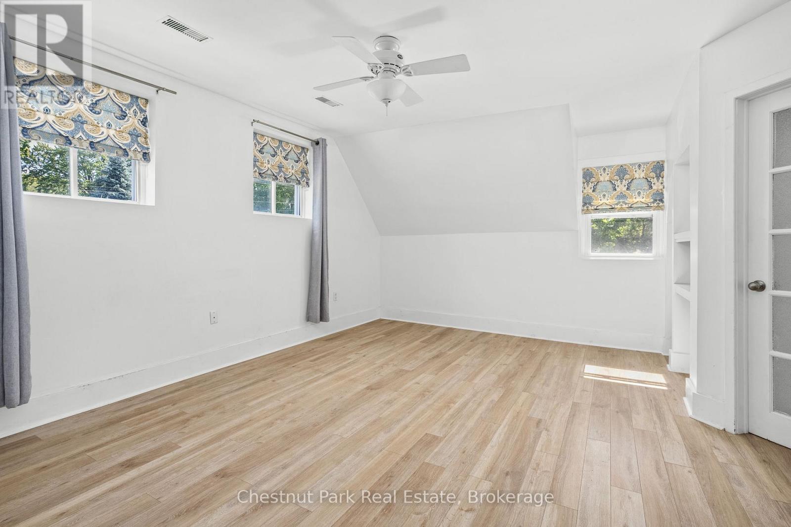 615 Bay Street, Gravenhurst, Ontario  P1P 1G8 - Photo 25 - X12397389
