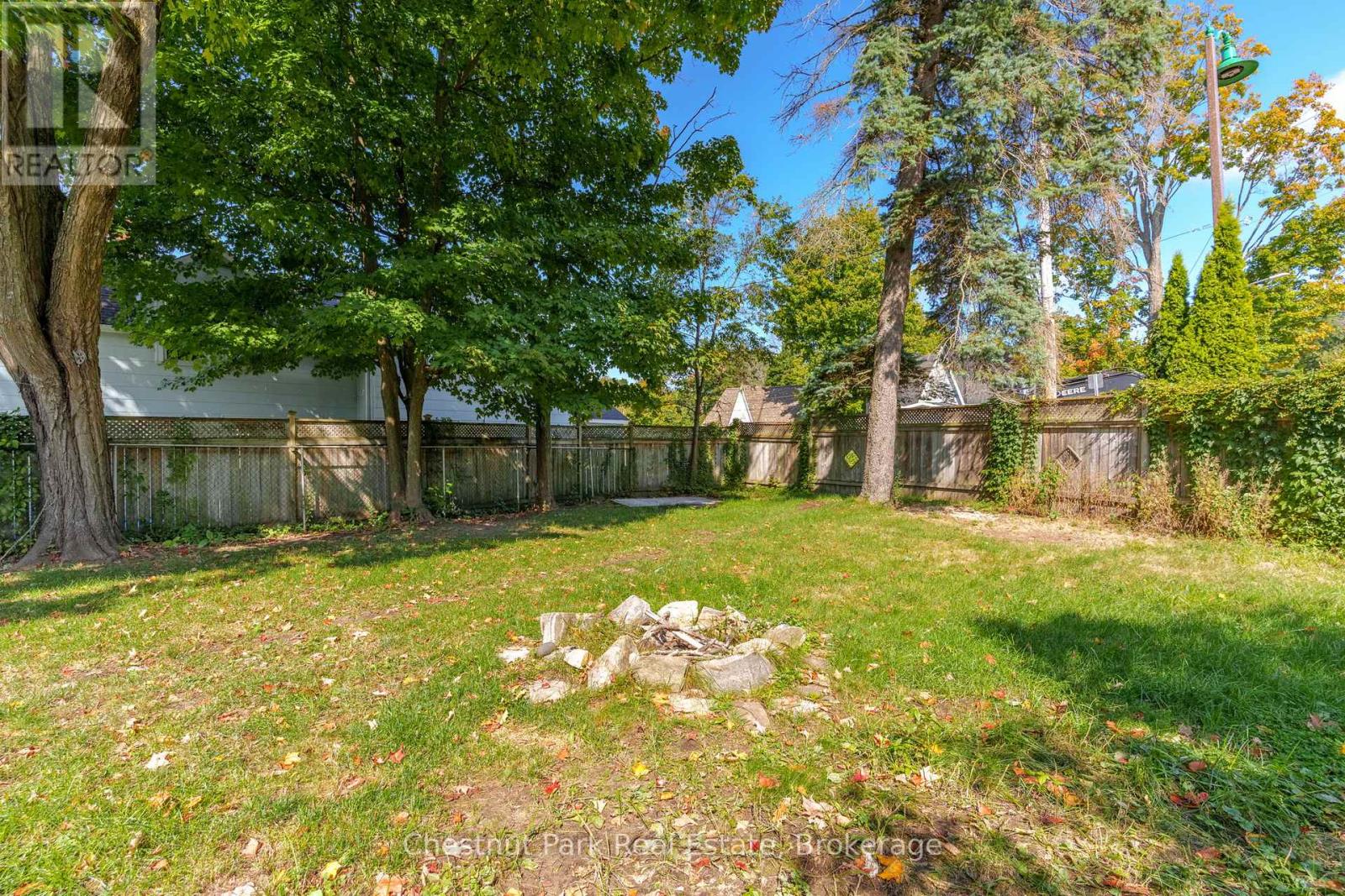 615 Bay Street, Gravenhurst, Ontario  P1P 1G8 - Photo 34 - X12397389