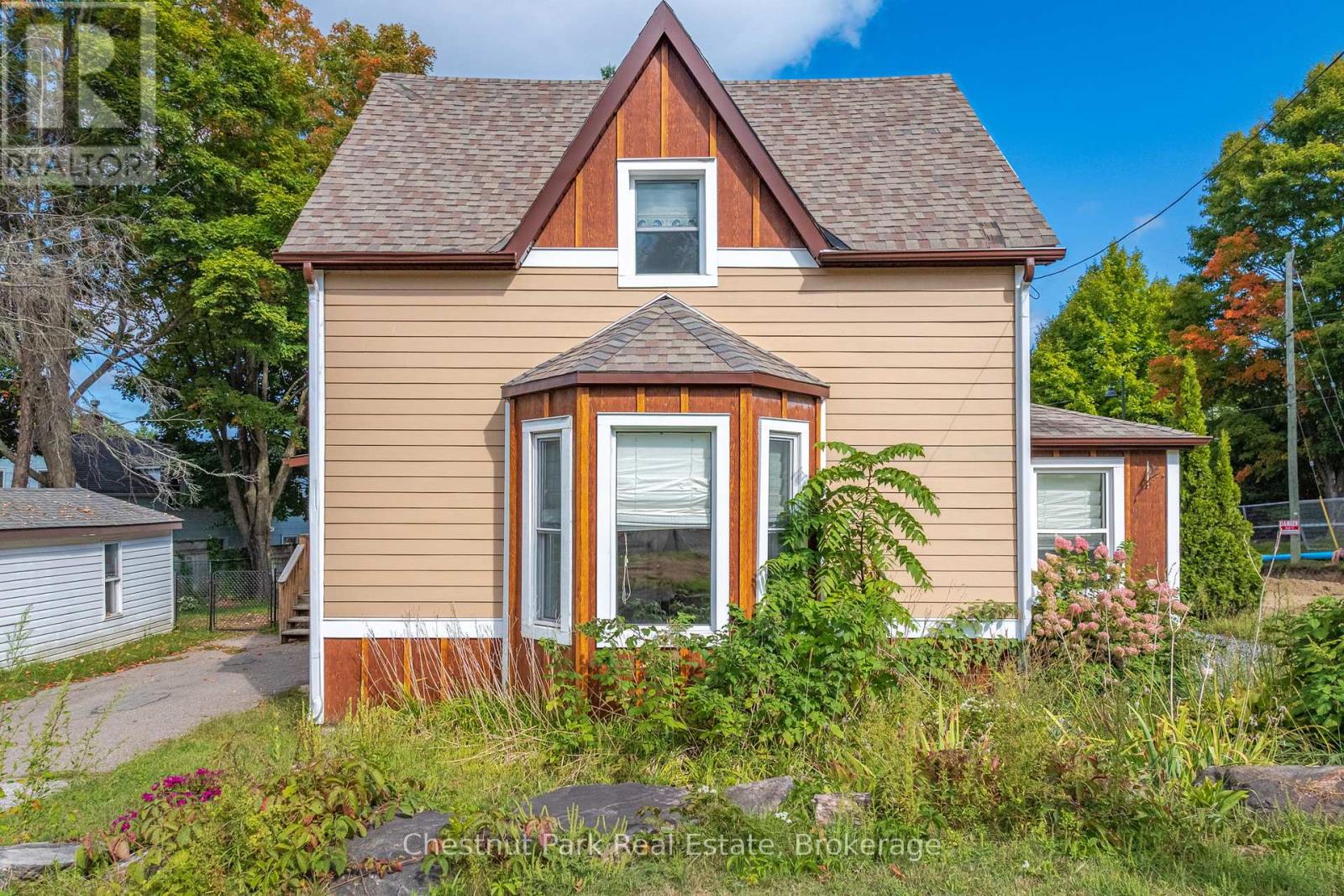615 Bay Street, Gravenhurst, Ontario  P1P 1G8 - Photo 5 - X12397389