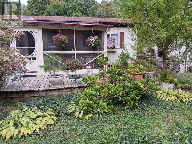 213 Chestnut Drive Drive S, Central Huron (Goderich), Ontario  N0M 1L0 - Photo 1 - X12397405