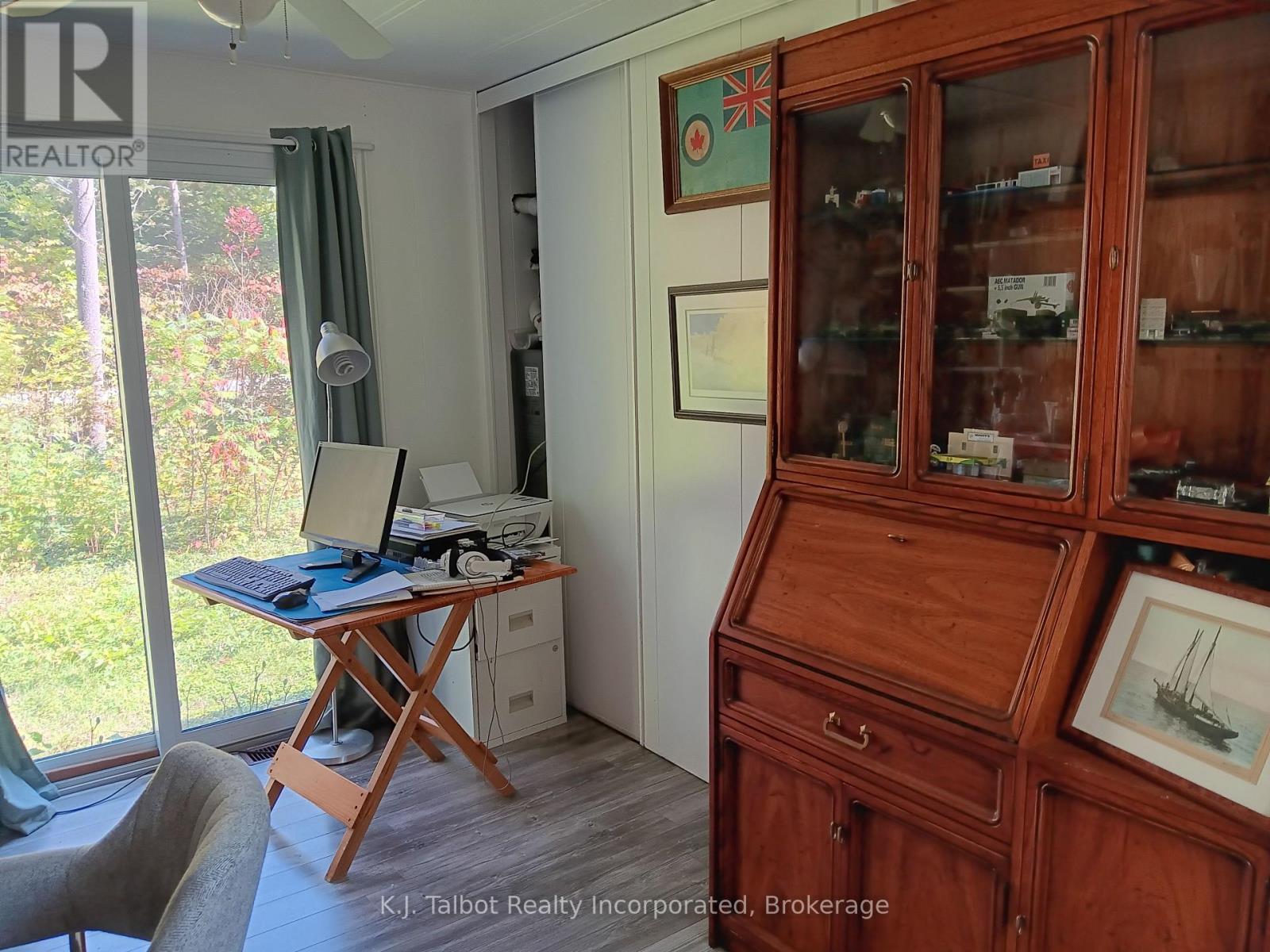 213 Chestnut Drive Drive S, Central Huron (Goderich), Ontario  N0M 1L0 - Photo 12 - X12397405