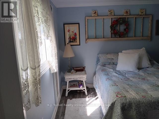 213 Chestnut Drive Drive S, Central Huron (Goderich), Ontario  N0M 1L0 - Photo 17 - X12397405