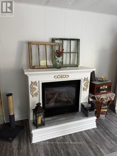 213 Chestnut Drive Drive S, Central Huron (Goderich), Ontario  N0M 1L0 - Photo 7 - X12397405