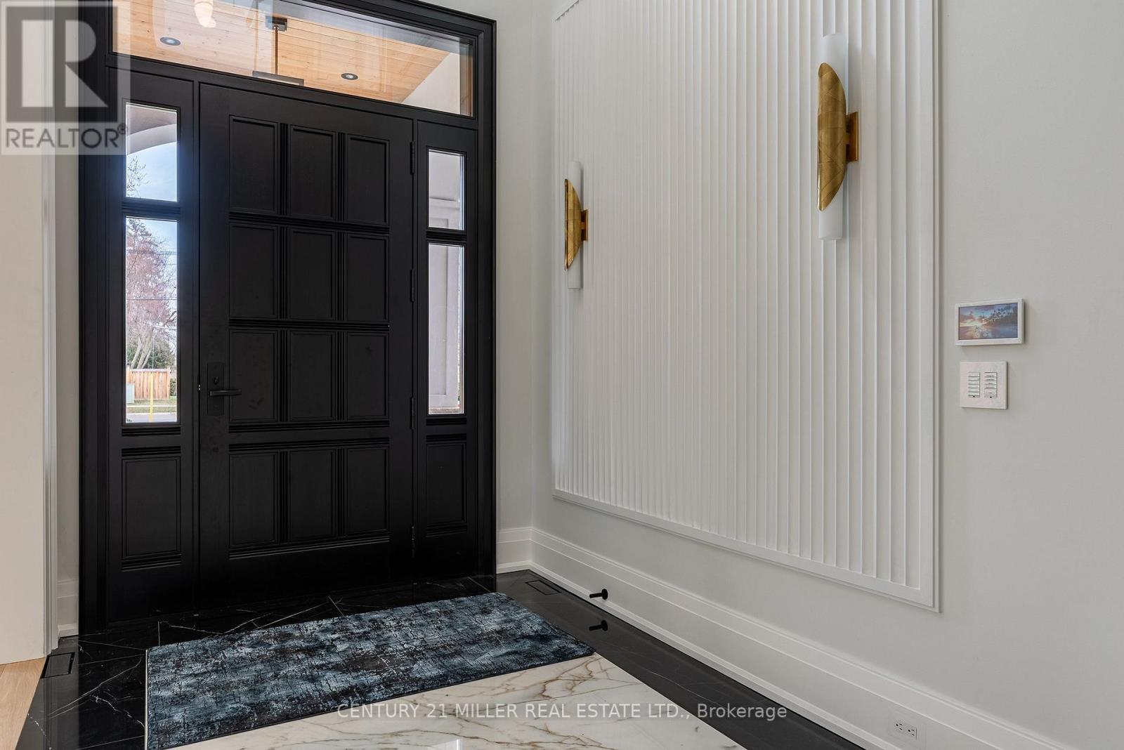 Property at 556 FOURTH LINE image 3