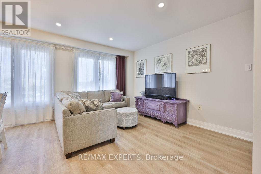 46 Lucena Crescent, Vaughan, Ontario  L6A 2W6 - Photo 12 - N12397133