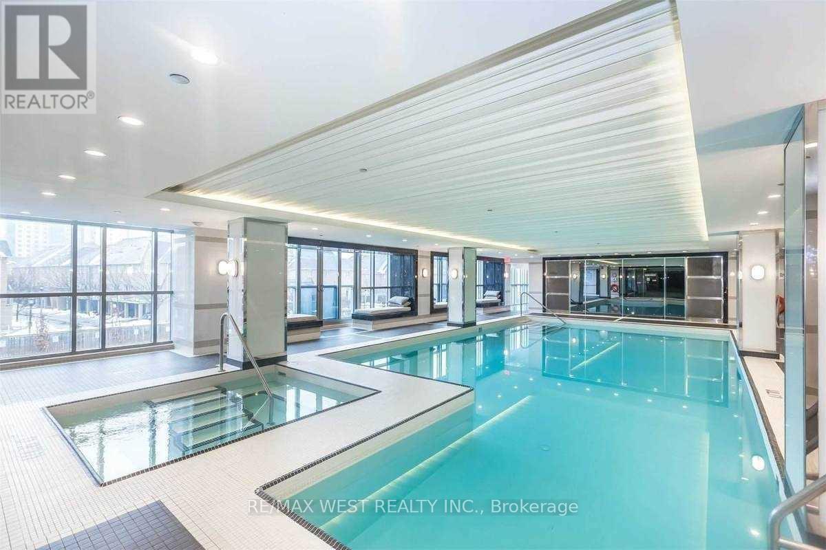 621 - 9471 Yonge Street, Richmond Hill, Ontario  L4C 1V4 - Photo 12 - N12397250