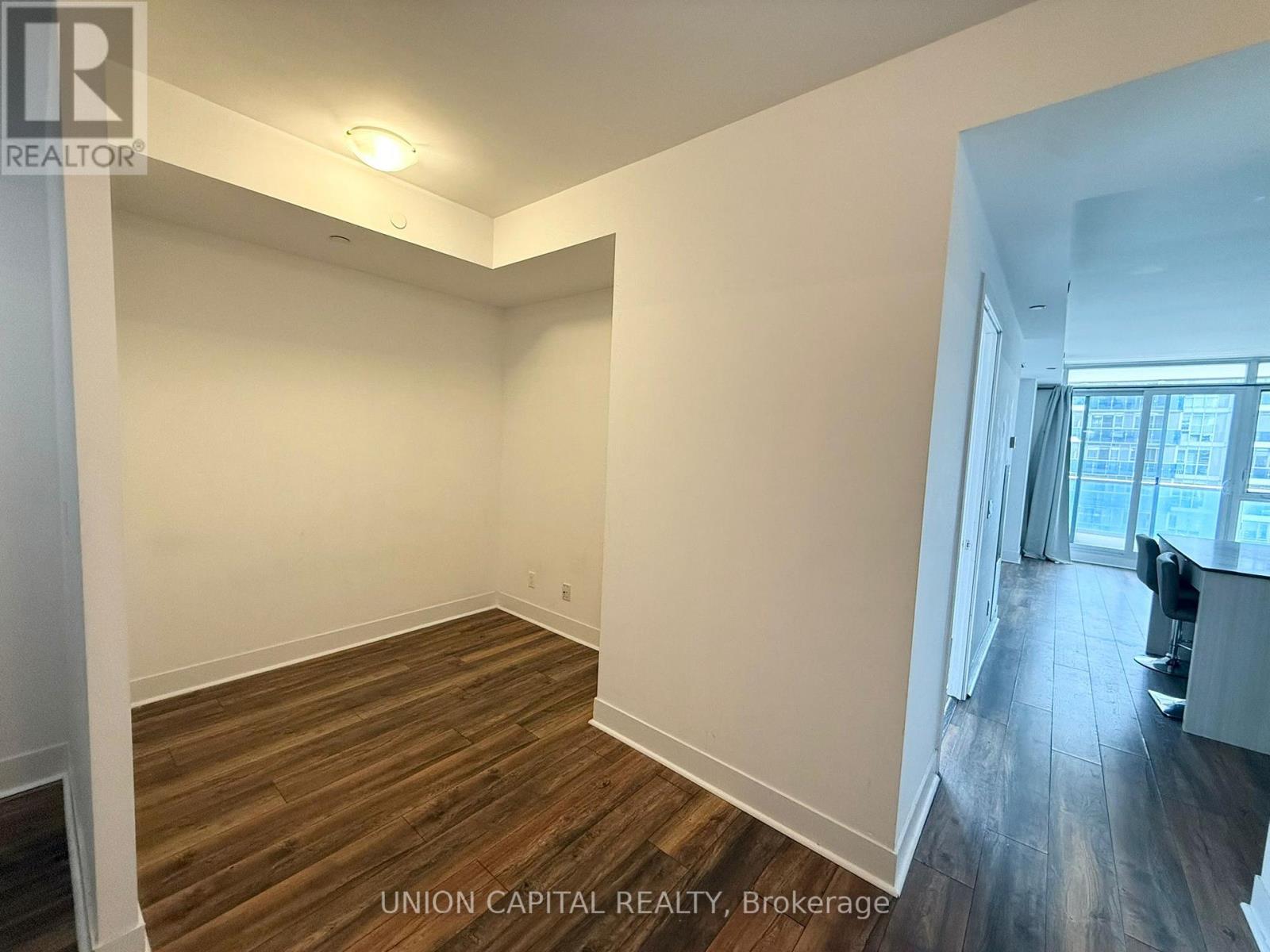 1201 - 9471 Yonge Street, Richmond Hill, Ontario  L4C 0Z5 - Photo 6 - N12397258