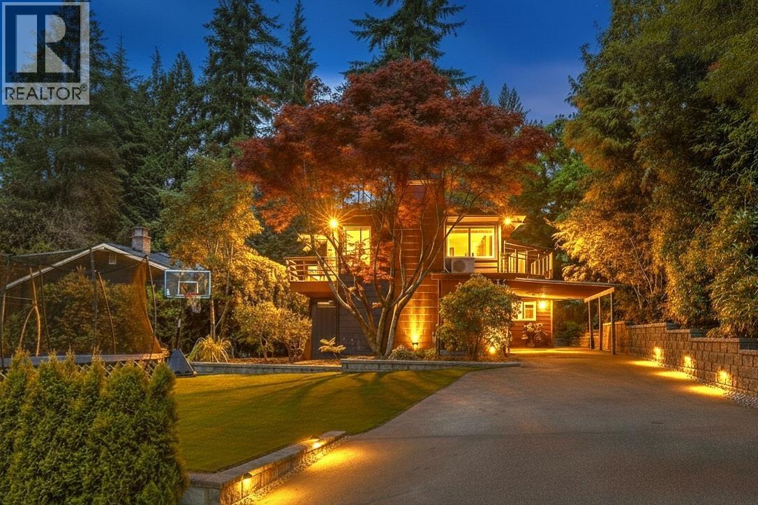 466 E KINGS ROAD, north vancouver, British Columbia