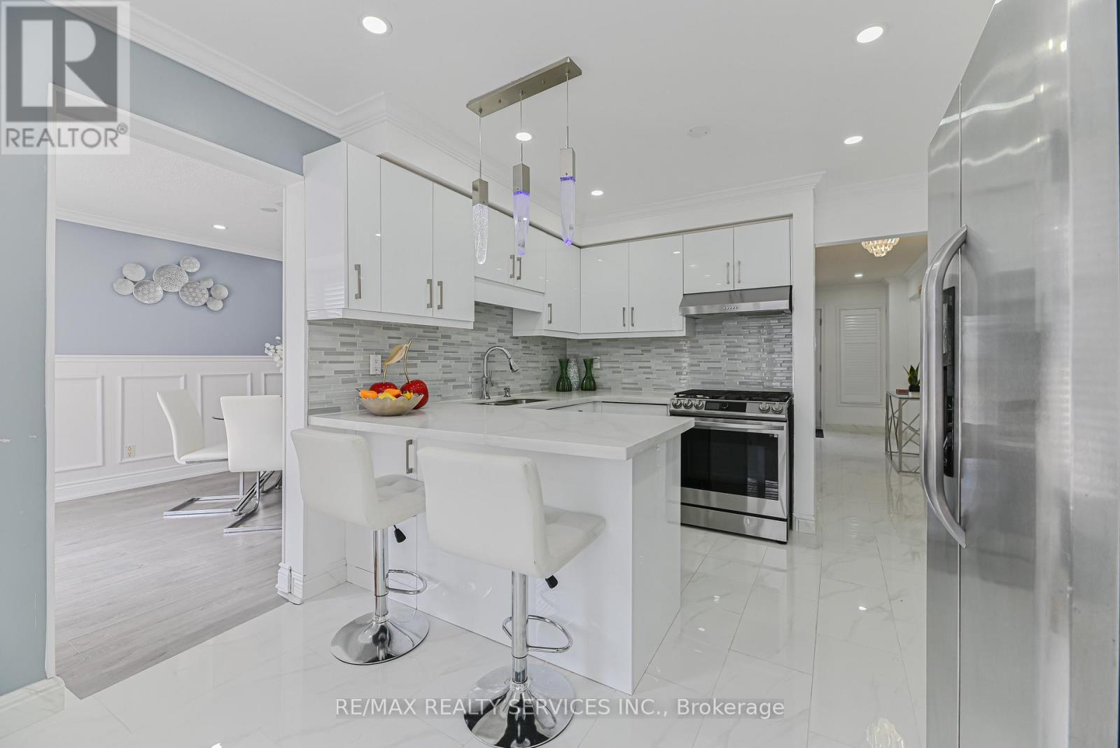 29 Leneck Avenue, Brampton (Northwood Park), Ontario  L6X 2A9 - Photo 15 - W12397113