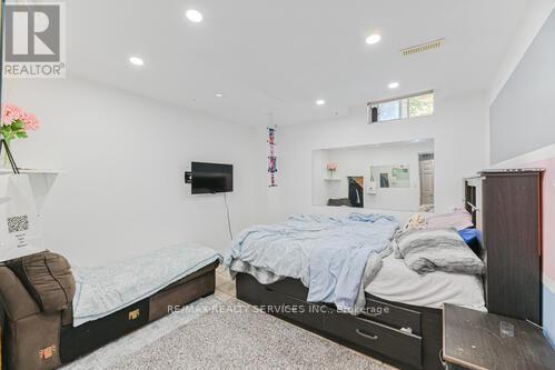 29 Leneck Avenue, Brampton (Northwood Park), Ontario  L6X 2A9 - Photo 38 - W12397113