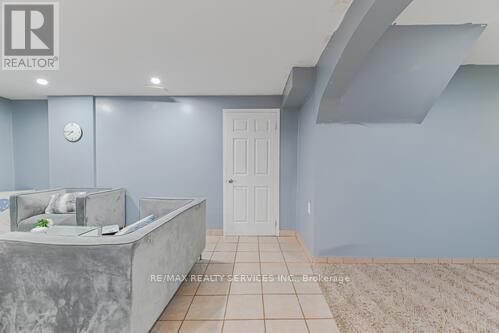 29 Leneck Avenue, Brampton (Northwood Park), Ontario  L6X 2A9 - Photo 40 - W12397113