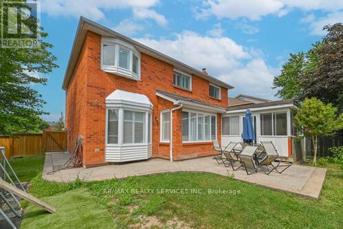 29 Leneck Avenue, Brampton (Northwood Park), Ontario  L6X 2A9 - Photo 45 - W12397113