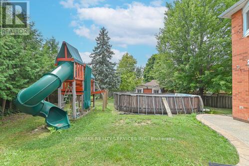 29 Leneck Avenue, Brampton (Northwood Park), Ontario  L6X 2A9 - Photo 47 - W12397113