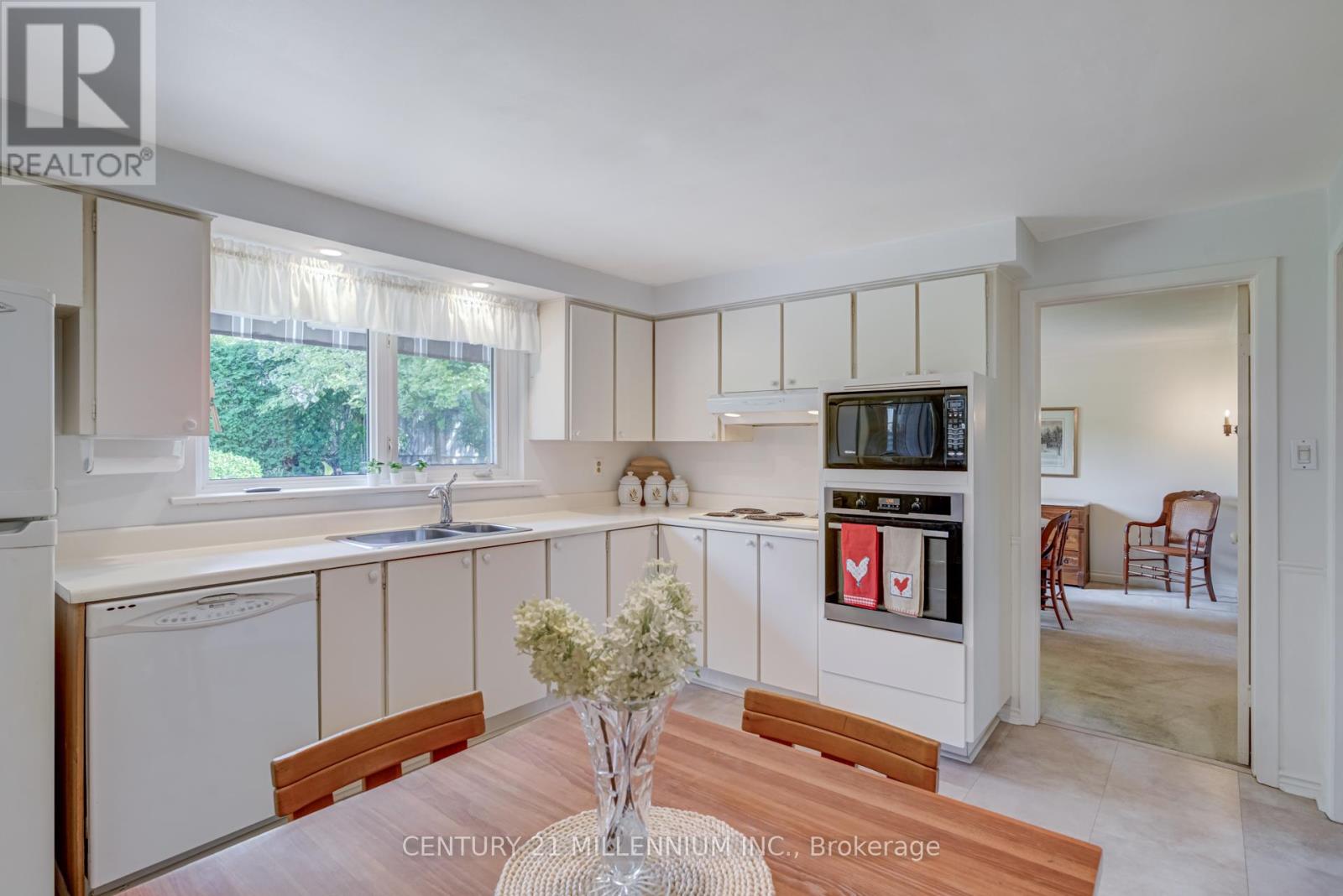 12 Alderway Avenue, Brampton, Ontario  L6Y 2B7 - Photo 11 - W12397117