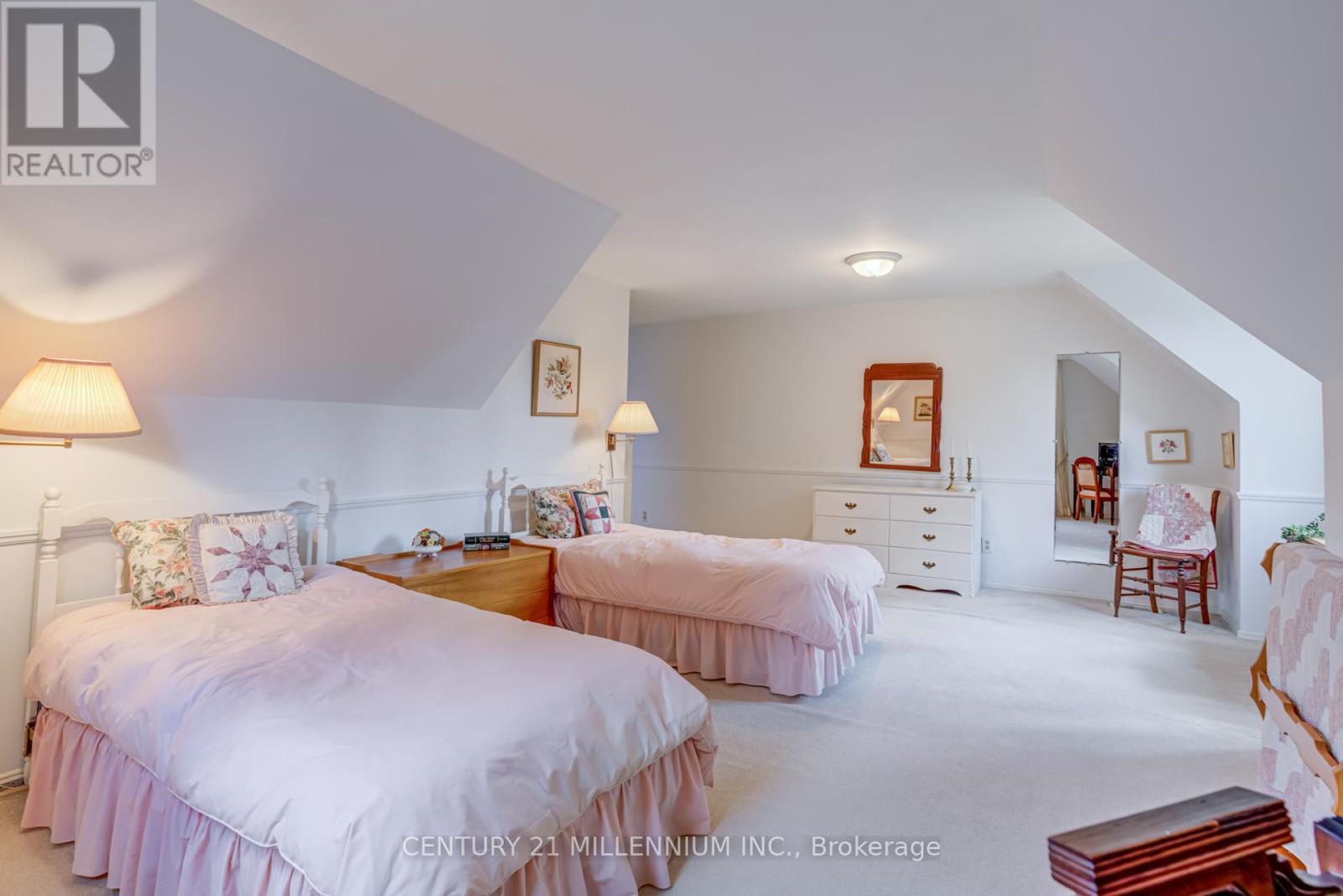 12 Alderway Avenue, Brampton, Ontario  L6Y 2B7 - Photo 16 - W12397117