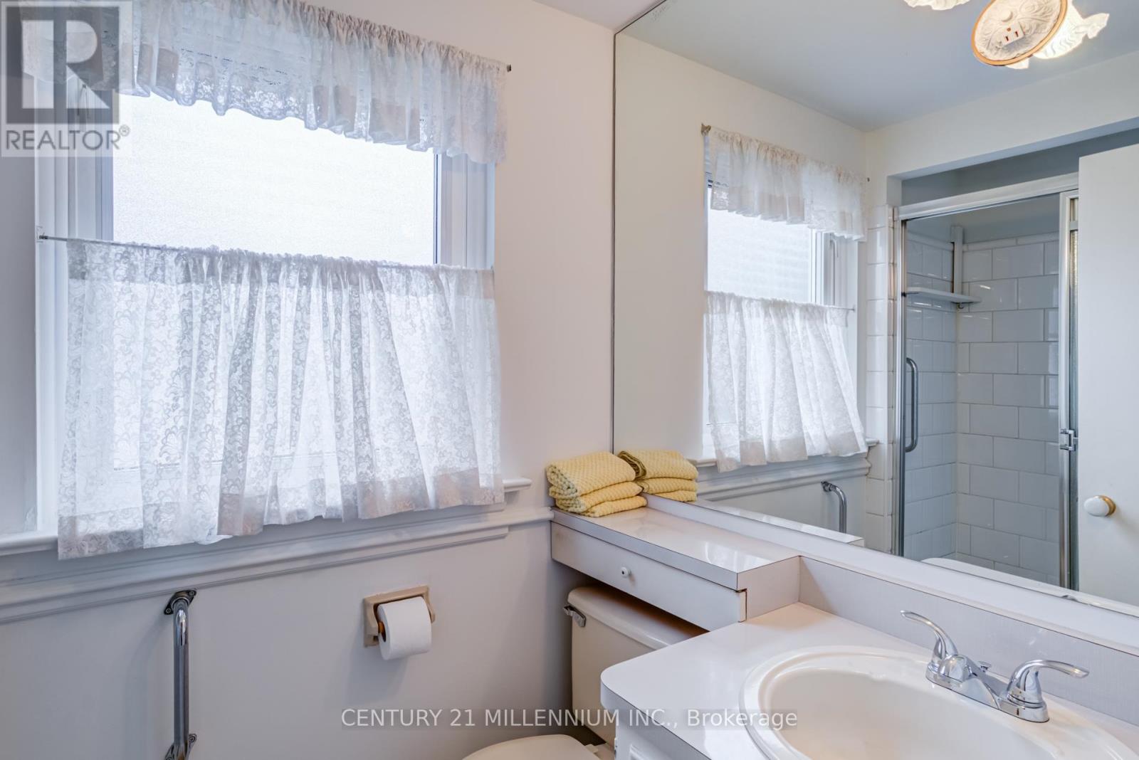 12 Alderway Avenue, Brampton, Ontario  L6Y 2B7 - Photo 19 - W12397117