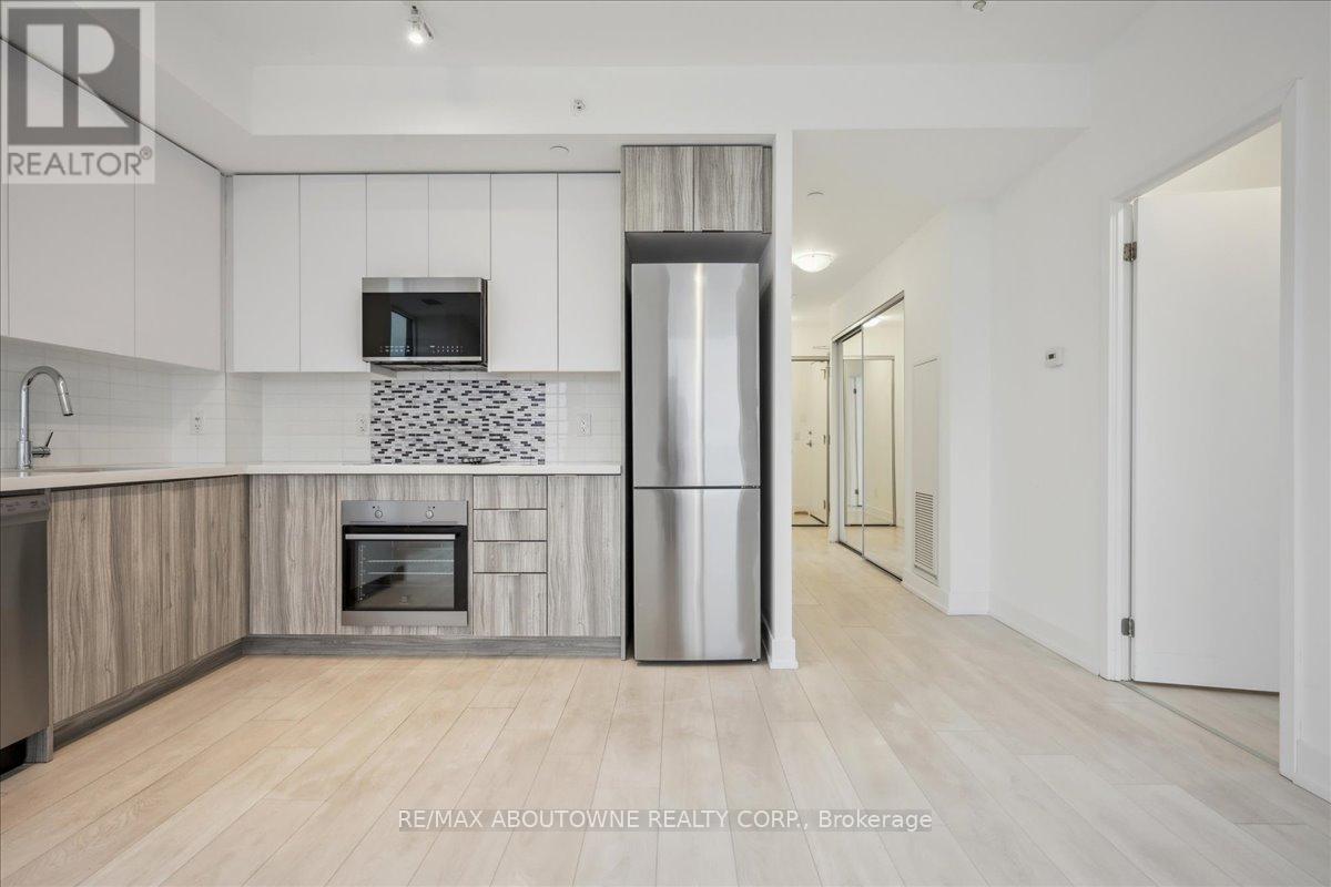 2203 - 297 Oak Walk Drive, Oakville (Ro River Oaks), Ontario  L6H 3R6 - Photo 17 - W12397126
