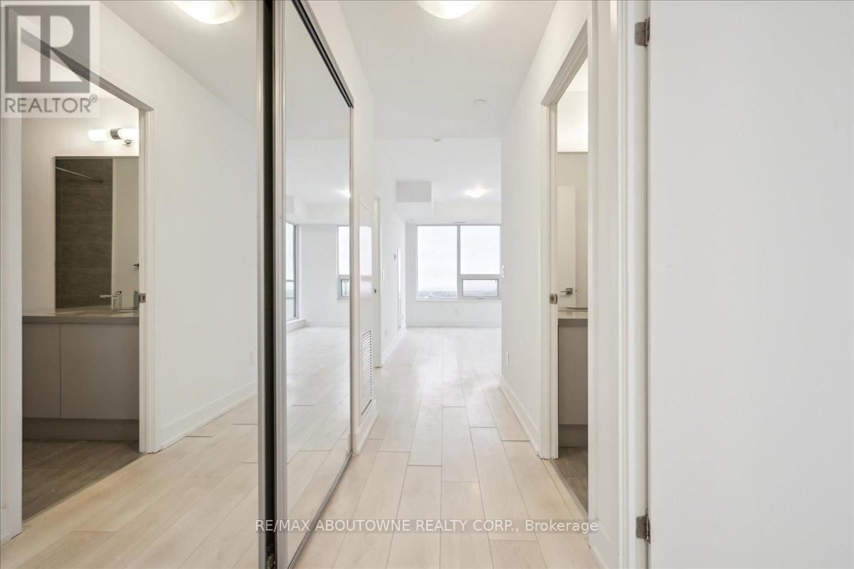 2203 - 297 Oak Walk Drive, Oakville (Ro River Oaks), Ontario  L6H 3R6 - Photo 7 - W12397126