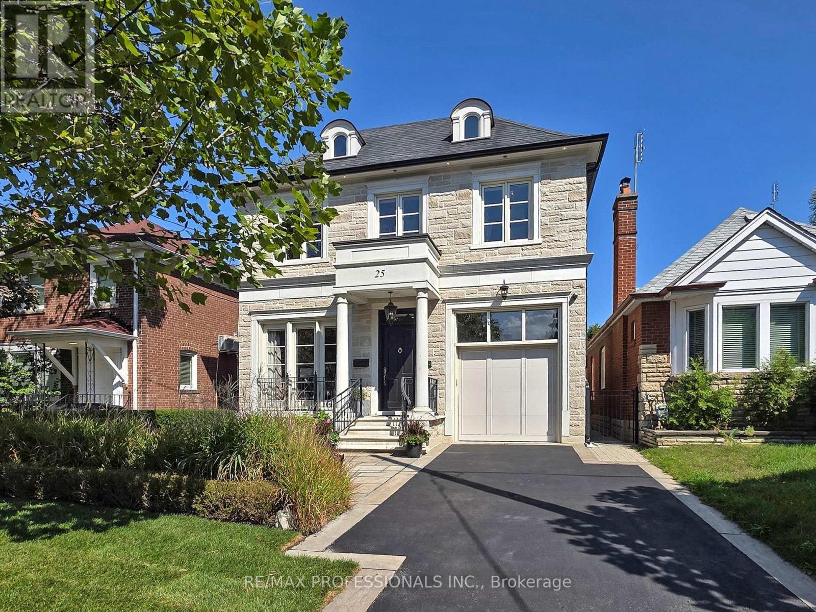 Property at 25 HUMBERVALE BOULEVARD image 1