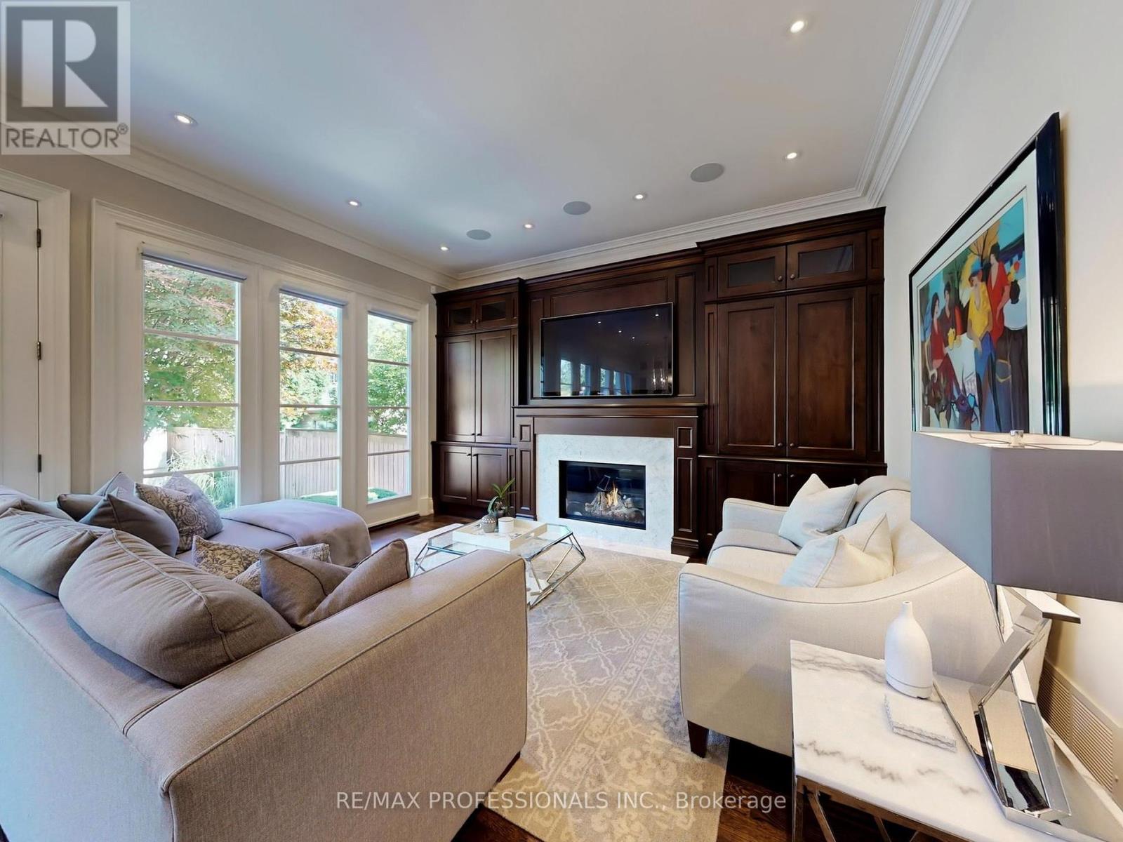 25 Humbervale Boulevard, Toronto, Ontario  M8Y 3P3 - Photo 15 - W12397132