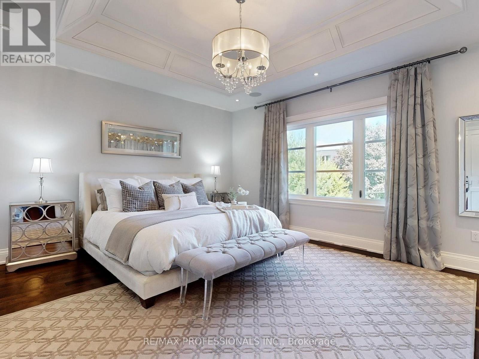 25 Humbervale Boulevard, Toronto, Ontario  M8Y 3P3 - Photo 19 - W12397132