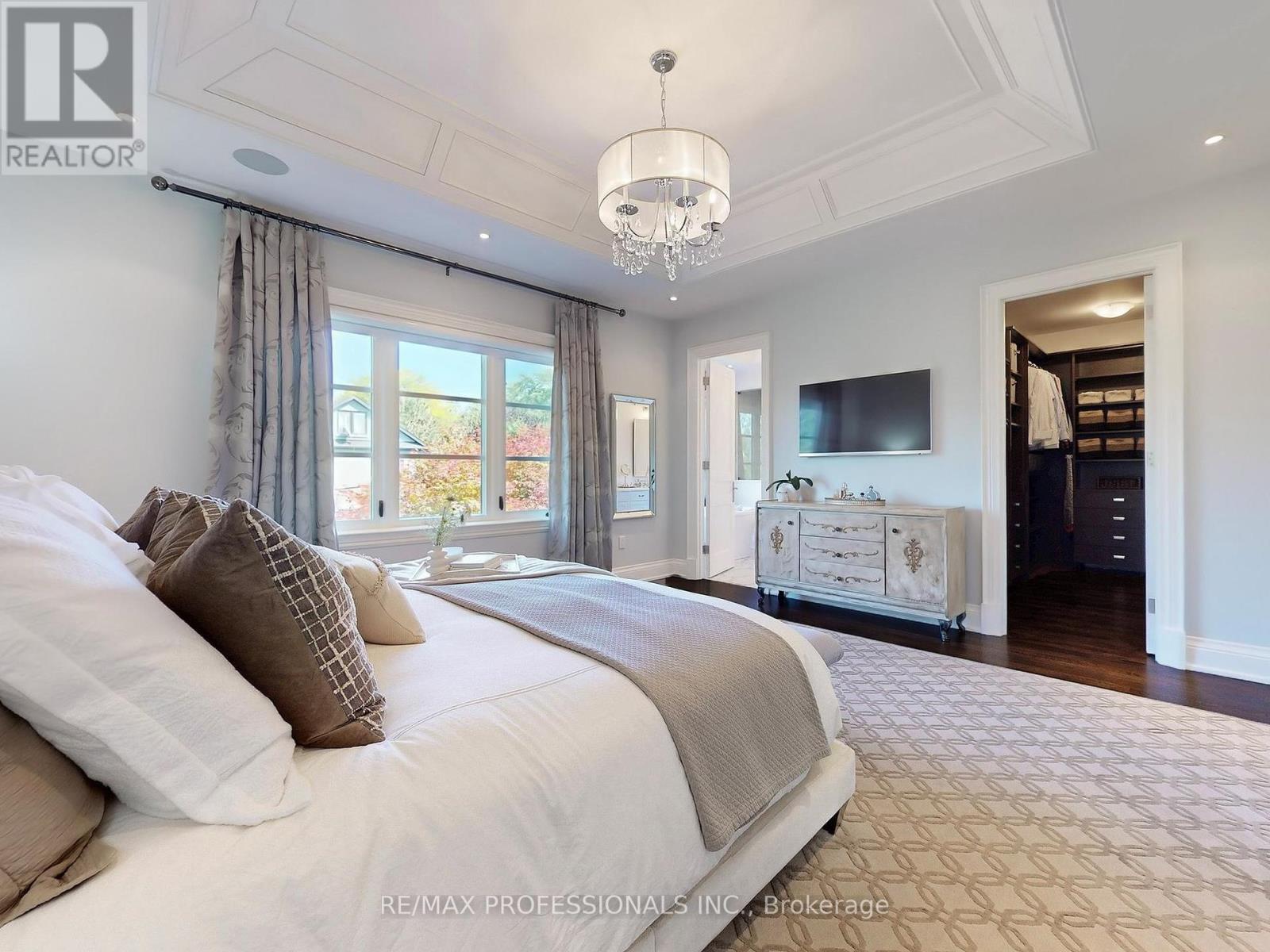25 Humbervale Boulevard, Toronto, Ontario  M8Y 3P3 - Photo 21 - W12397132