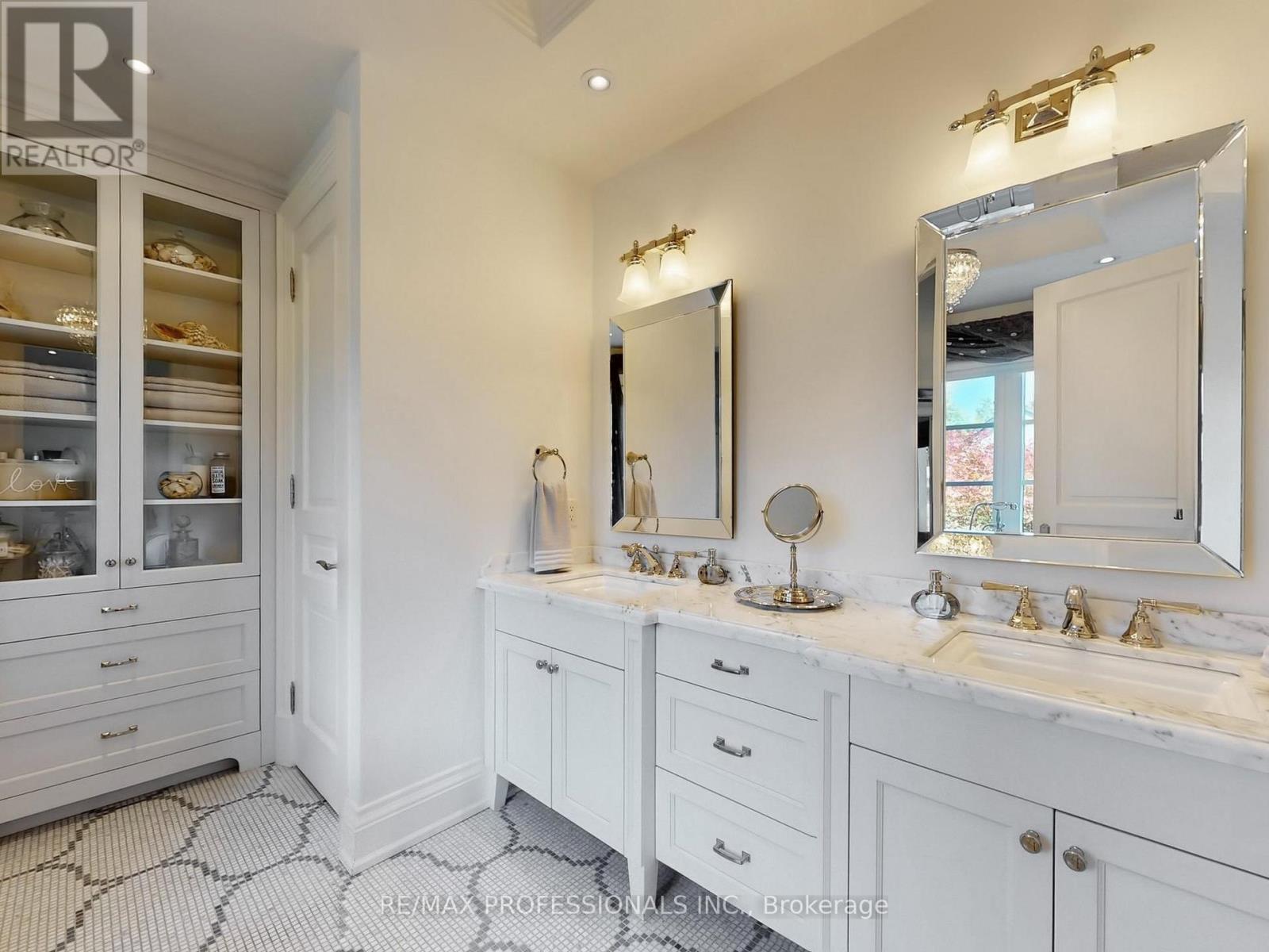 25 Humbervale Boulevard, Toronto, Ontario  M8Y 3P3 - Photo 25 - W12397132