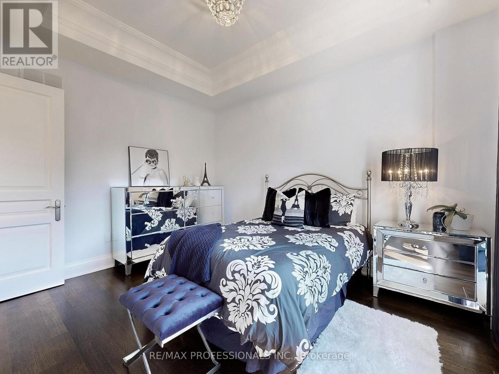 25 Humbervale Boulevard, Toronto, Ontario  M8Y 3P3 - Photo 28 - W12397132