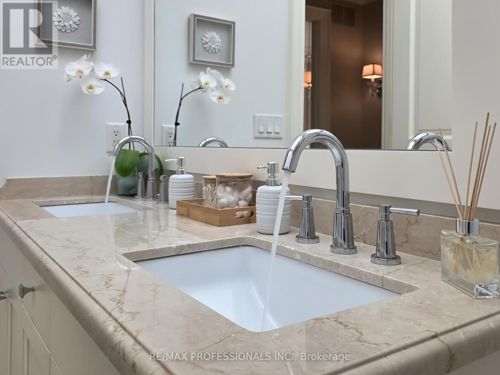 25 Humbervale Boulevard, Toronto, Ontario  M8Y 3P3 - Photo 31 - W12397132