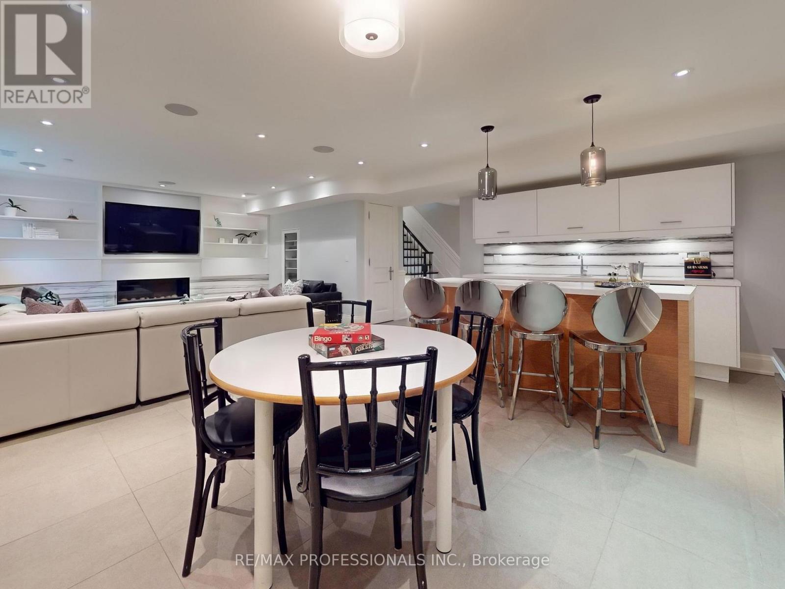 25 Humbervale Boulevard, Toronto, Ontario  M8Y 3P3 - Photo 36 - W12397132