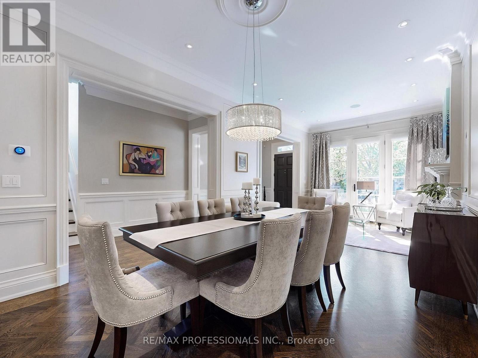 25 Humbervale Boulevard, Toronto, Ontario  M8Y 3P3 - Photo 6 - W12397132