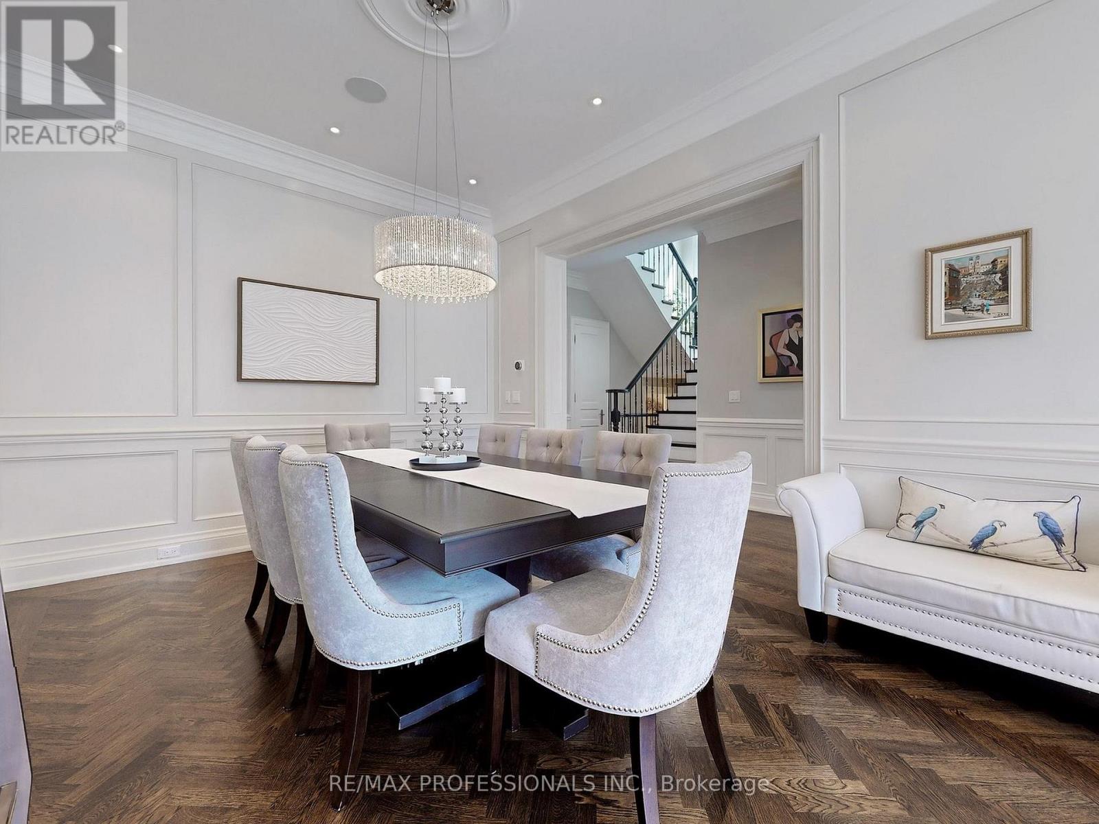 25 Humbervale Boulevard, Toronto, Ontario  M8Y 3P3 - Photo 7 - W12397132