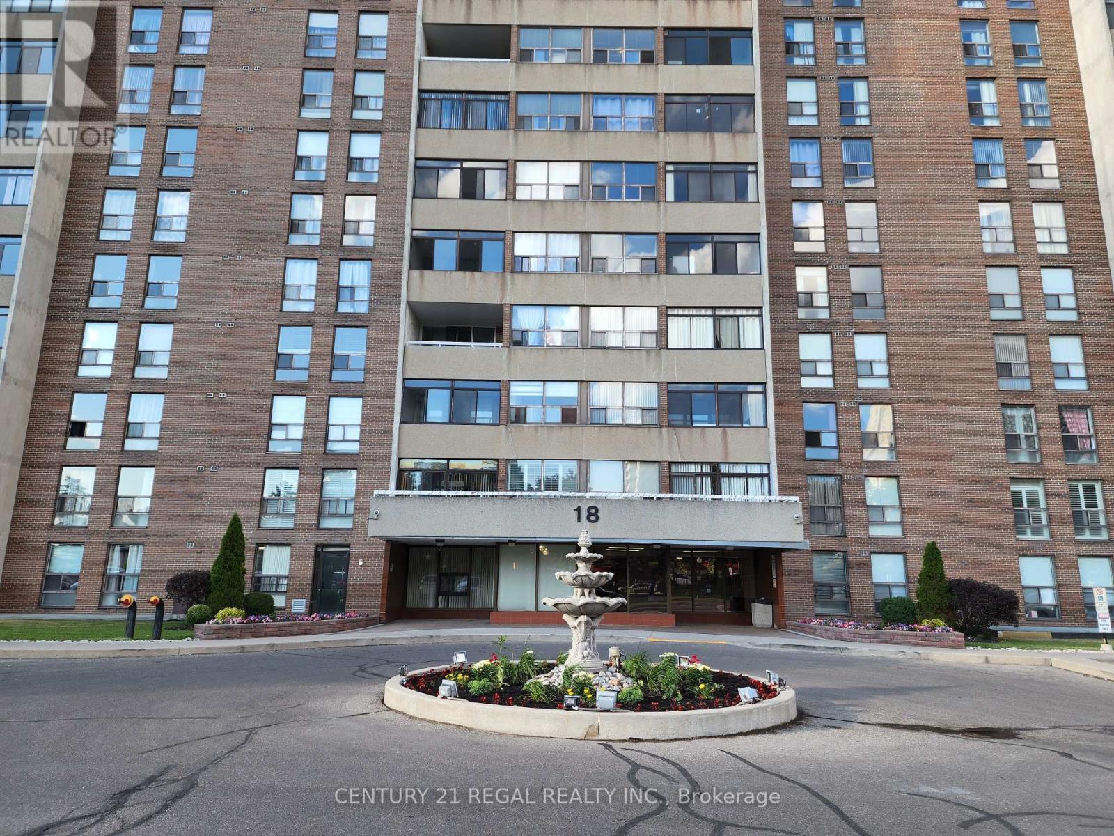 1510 - 18 Knightsbridge Road, Brampton, Ontario  L6T 3X5 - Photo 16 - W12397136