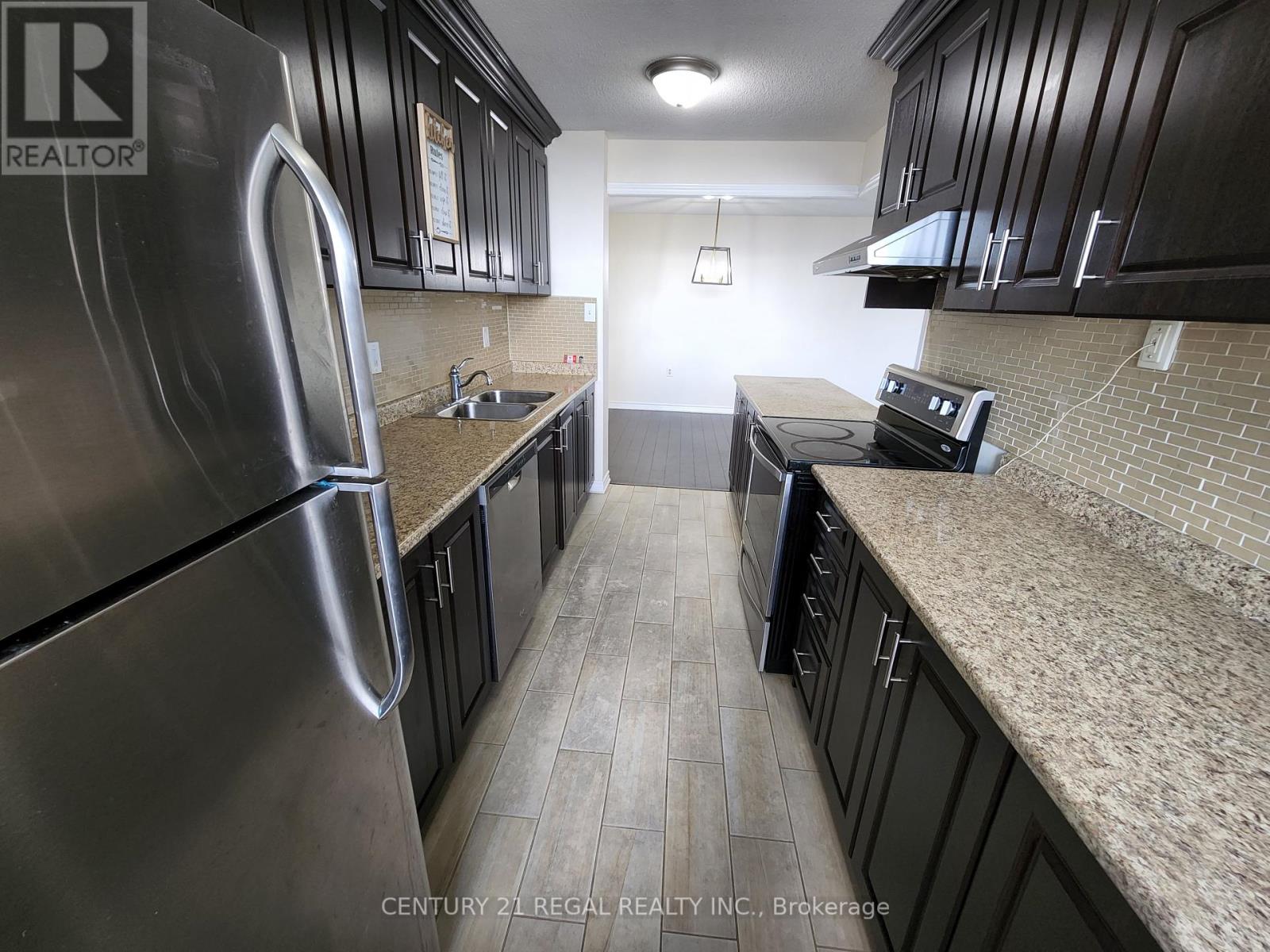 1510 - 18 Knightsbridge Road, Brampton, Ontario  L6T 3X5 - Photo 5 - W12397136