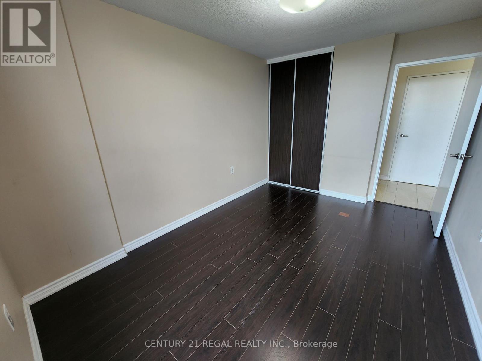 1510 - 18 Knightsbridge Road, Brampton, Ontario  L6T 3X5 - Photo 8 - W12397136