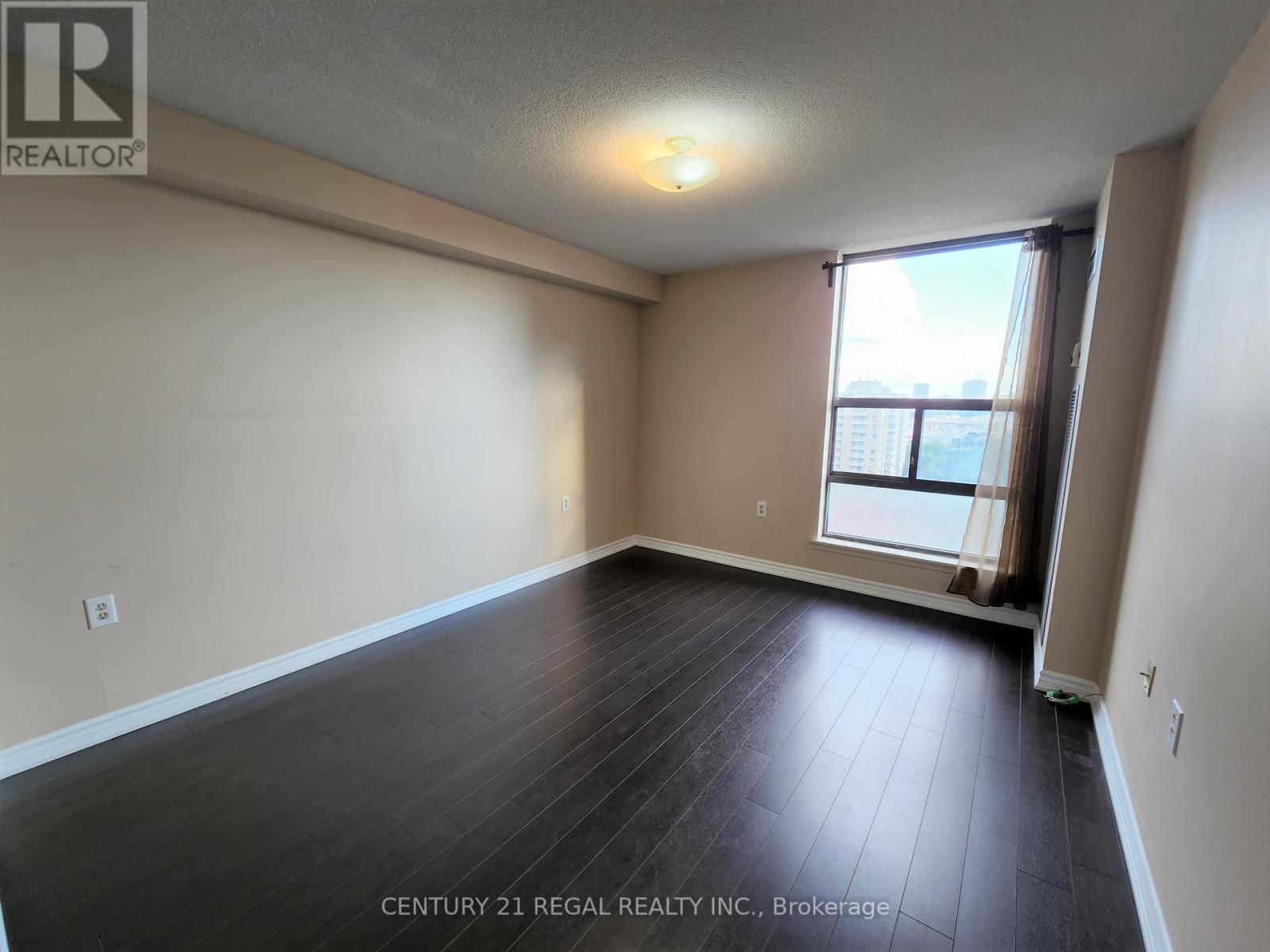 1510 - 18 Knightsbridge Road, Brampton, Ontario  L6T 3X5 - Photo 9 - W12397136