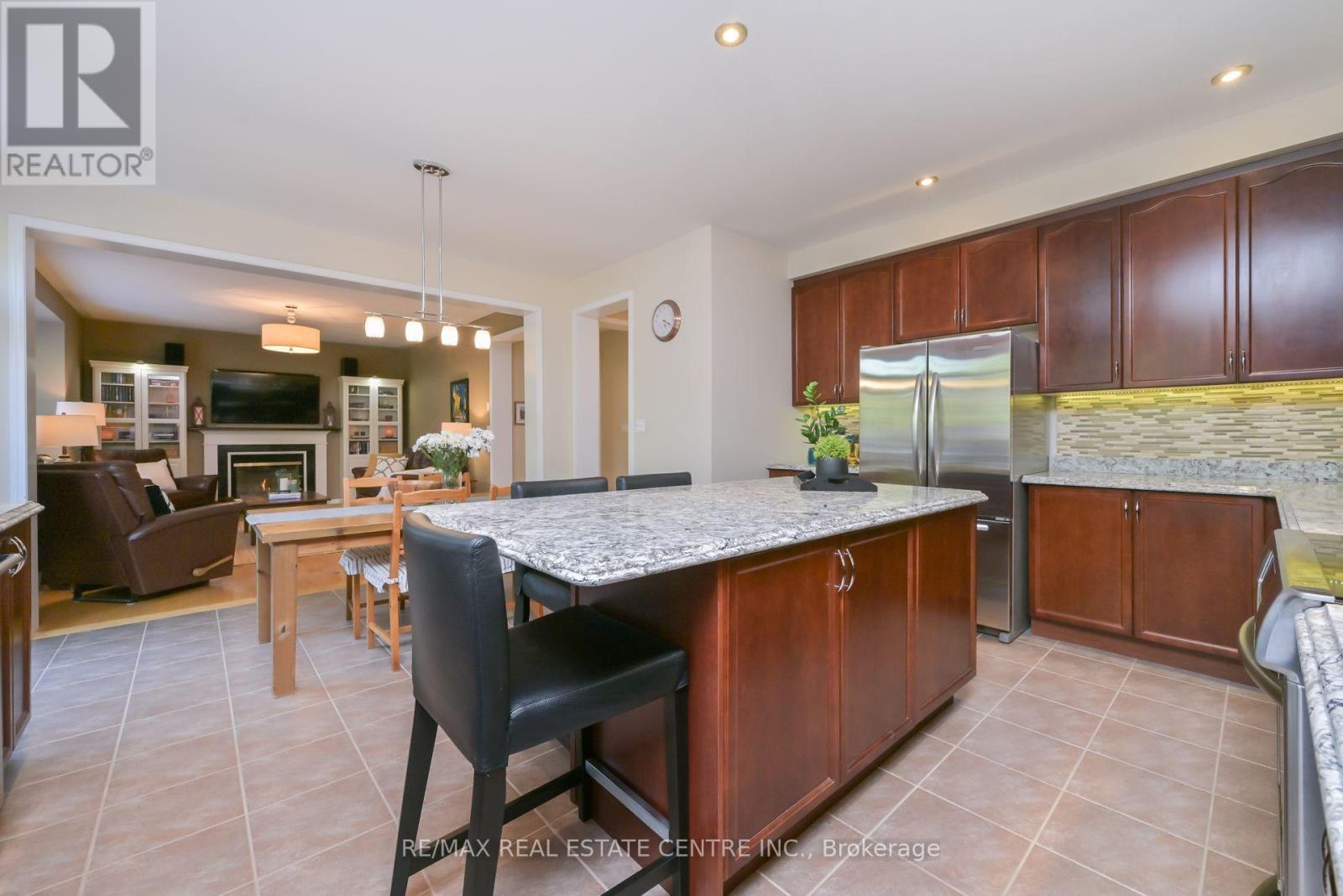 389 Potts Terrace, Milton, Ontario  L9T 0X5 - Photo 11 - W12397236