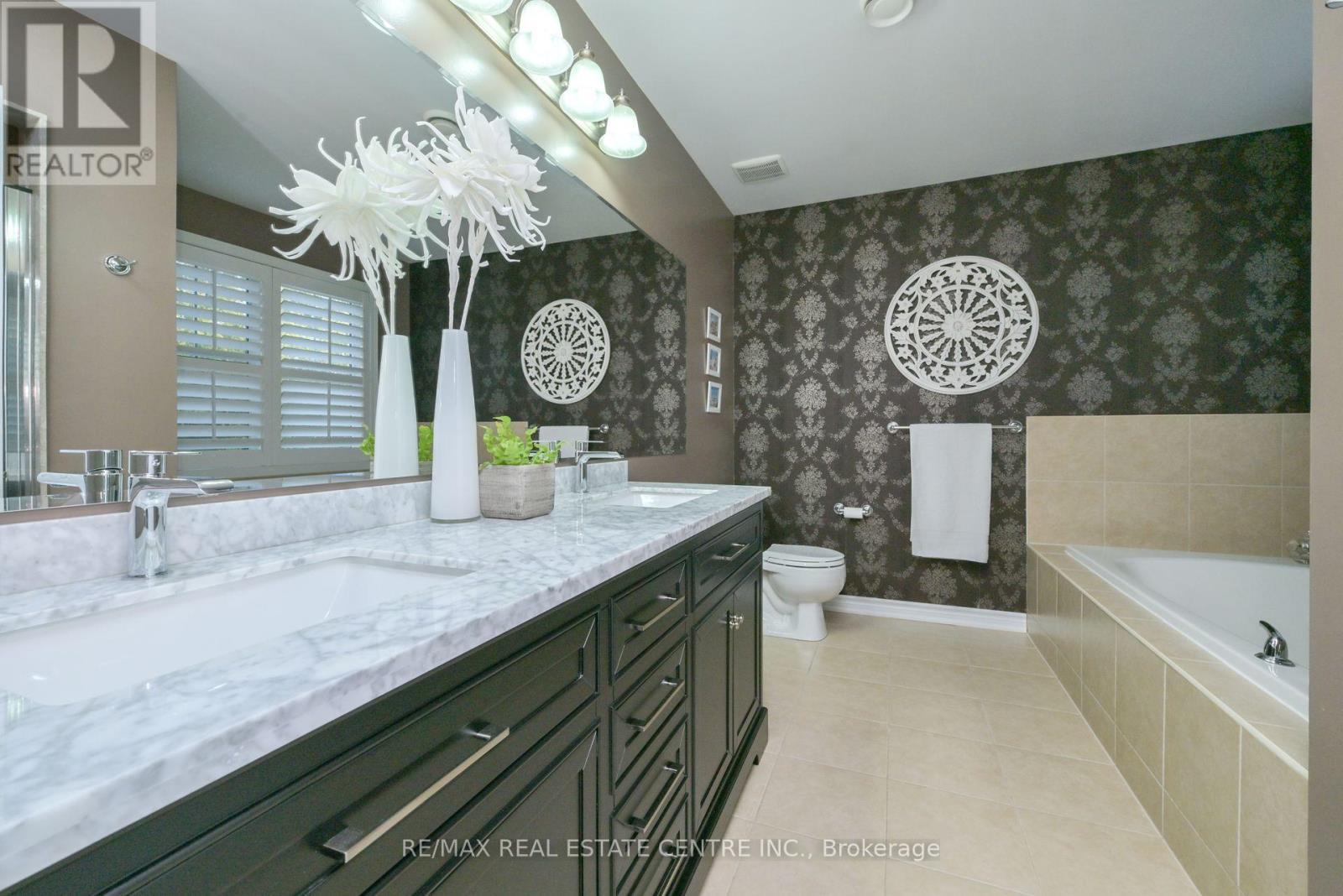 389 Potts Terrace, Milton, Ontario  L9T 0X5 - Photo 18 - W12397236