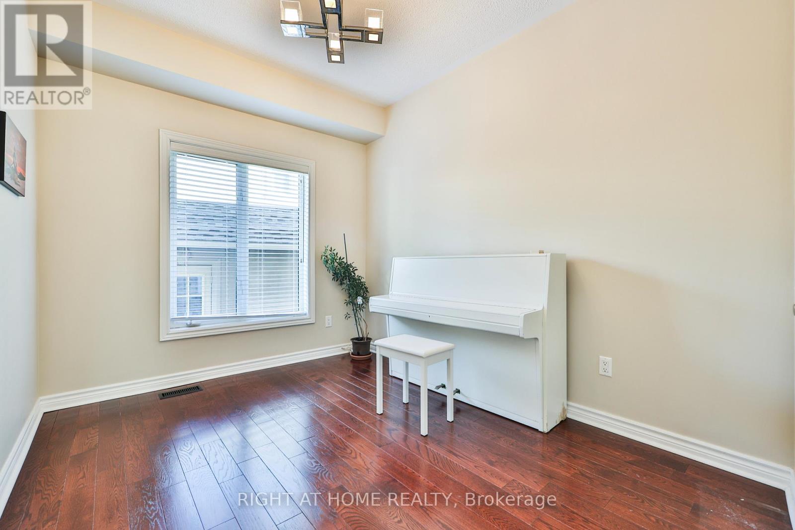 2435 Valley Forest Way, Oakville, Ontario  L6H 6W9 - Photo 15 - W12397259