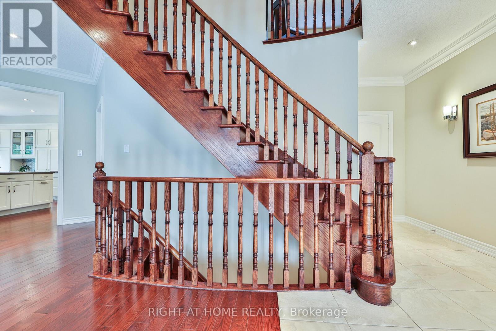 2435 Valley Forest Way, Oakville, Ontario  L6H 6W9 - Photo 18 - W12397259